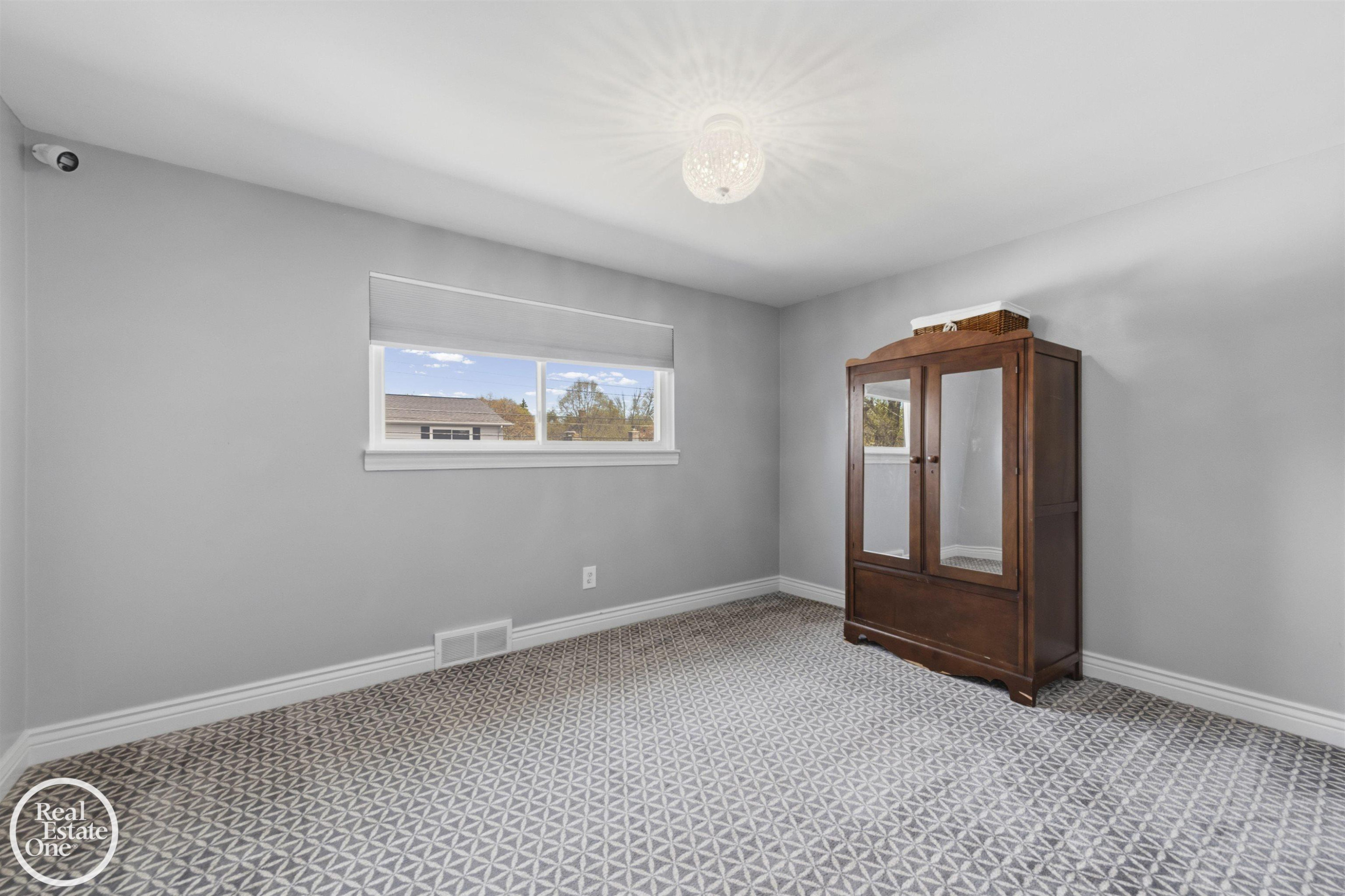 812 Moorland Drive, Grosse Pointe Woods, MI 48236 — Photo 22