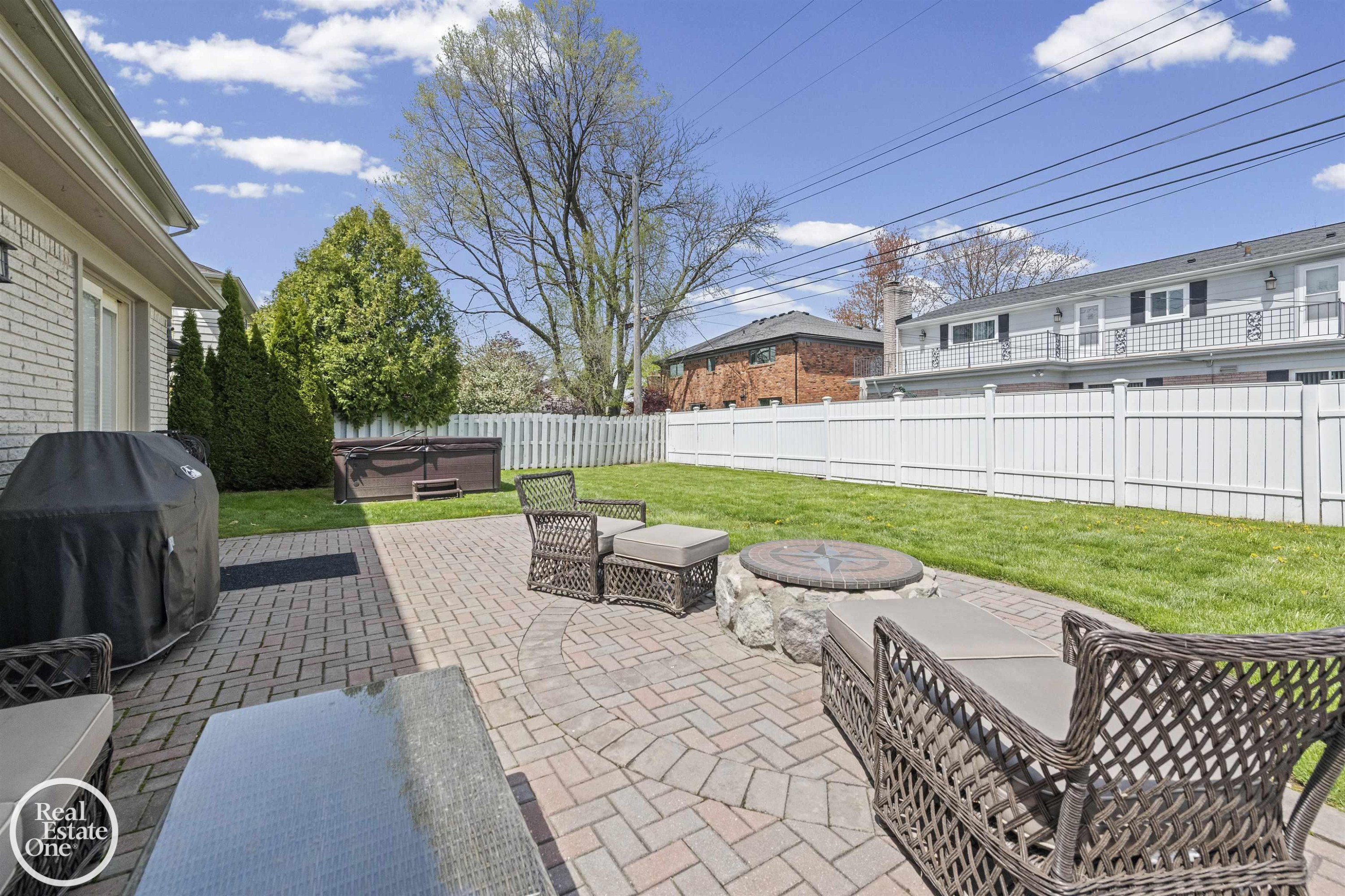 812 Moorland Drive, Grosse Pointe Woods, MI 48236 — Photo 38