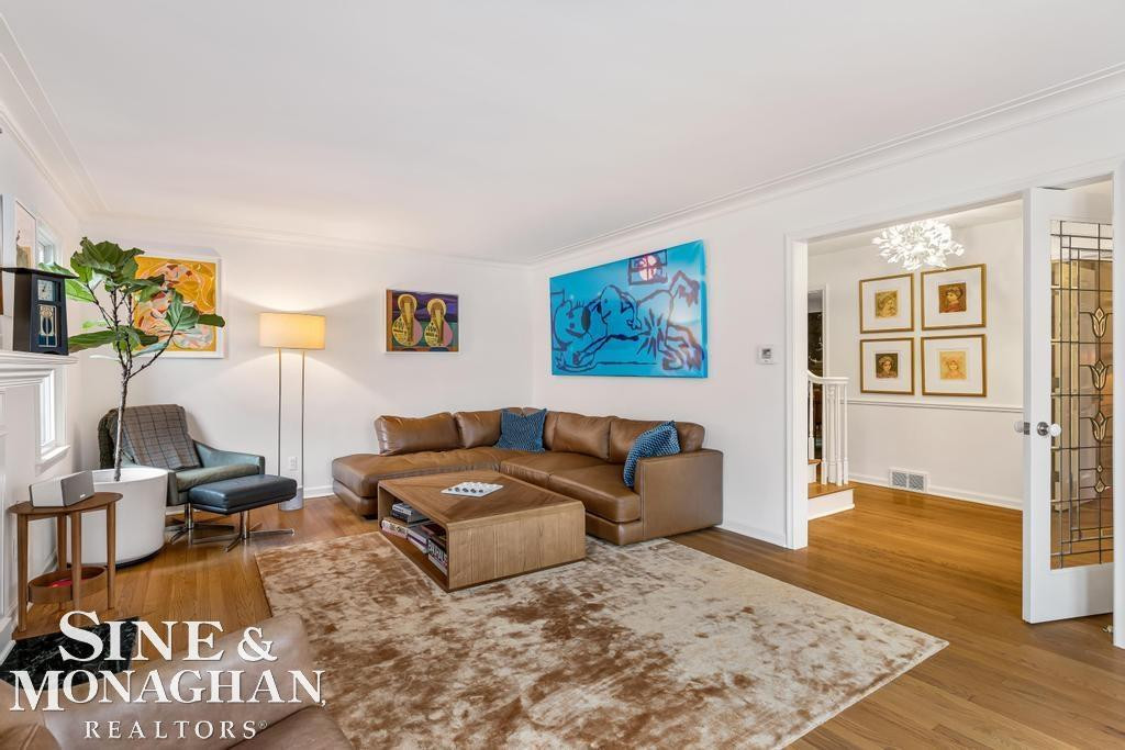 565 Lochmoor Boulevard, Grosse Pointe Woods, MI 48236 — Photo 9