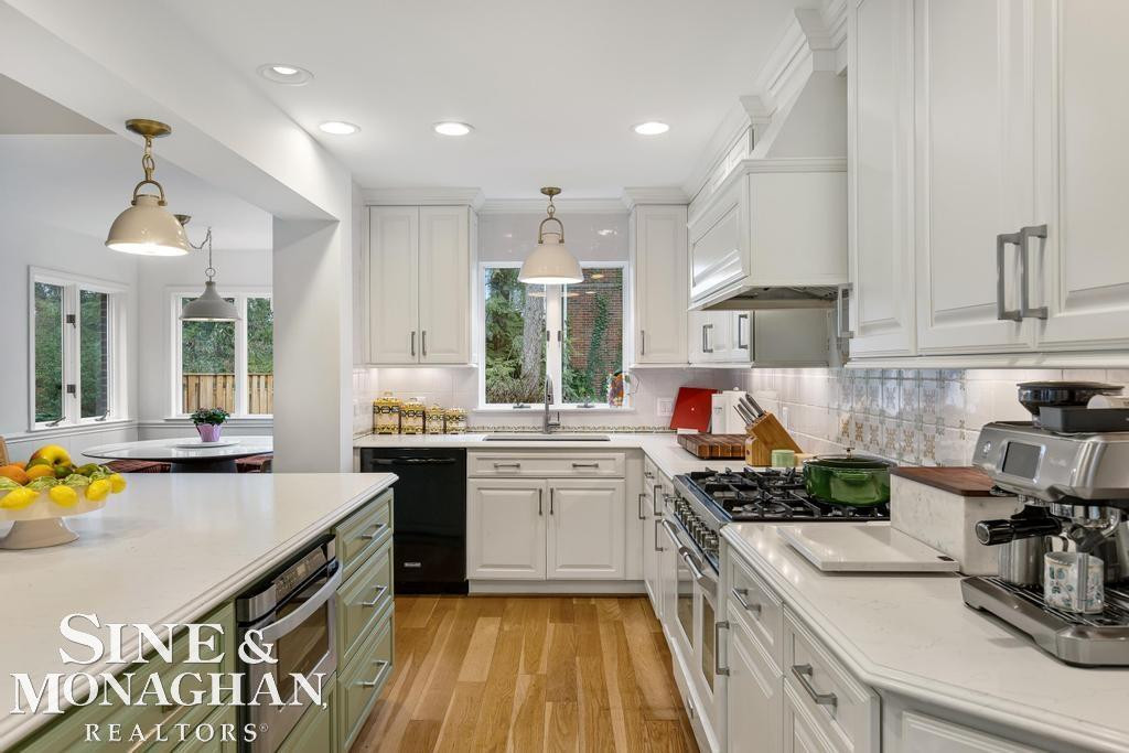 565 Lochmoor Boulevard, Grosse Pointe Woods, MI 48236 — Photo 19