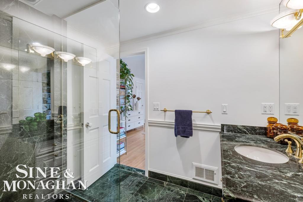 565 Lochmoor Boulevard, Grosse Pointe Woods, MI 48236 — Photo 61