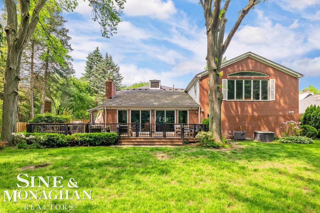 565 Lochmoor Boulevard, Grosse Pointe Woods, MI 48236 — Photo 77
