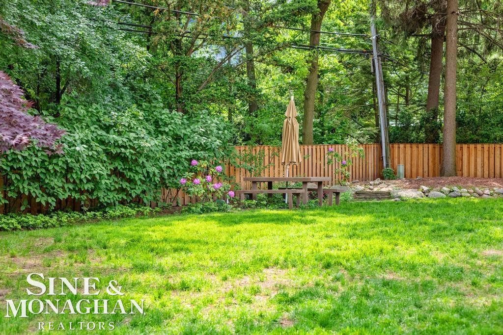565 Lochmoor Boulevard, Grosse Pointe Woods, MI 48236 — Photo 80
