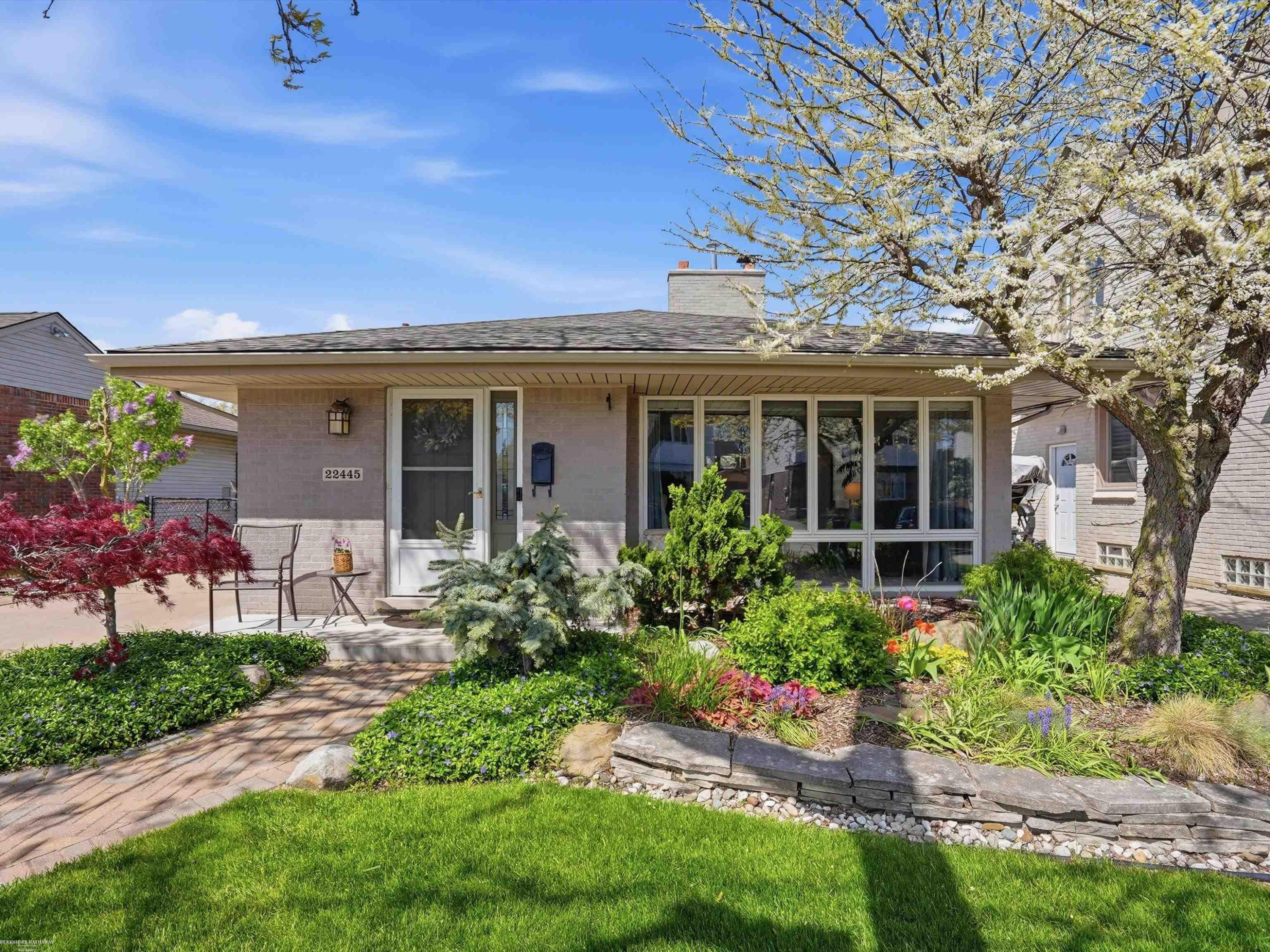 22445 Lange Street, Saint Clair Shores, MI 48080 — Photo 2