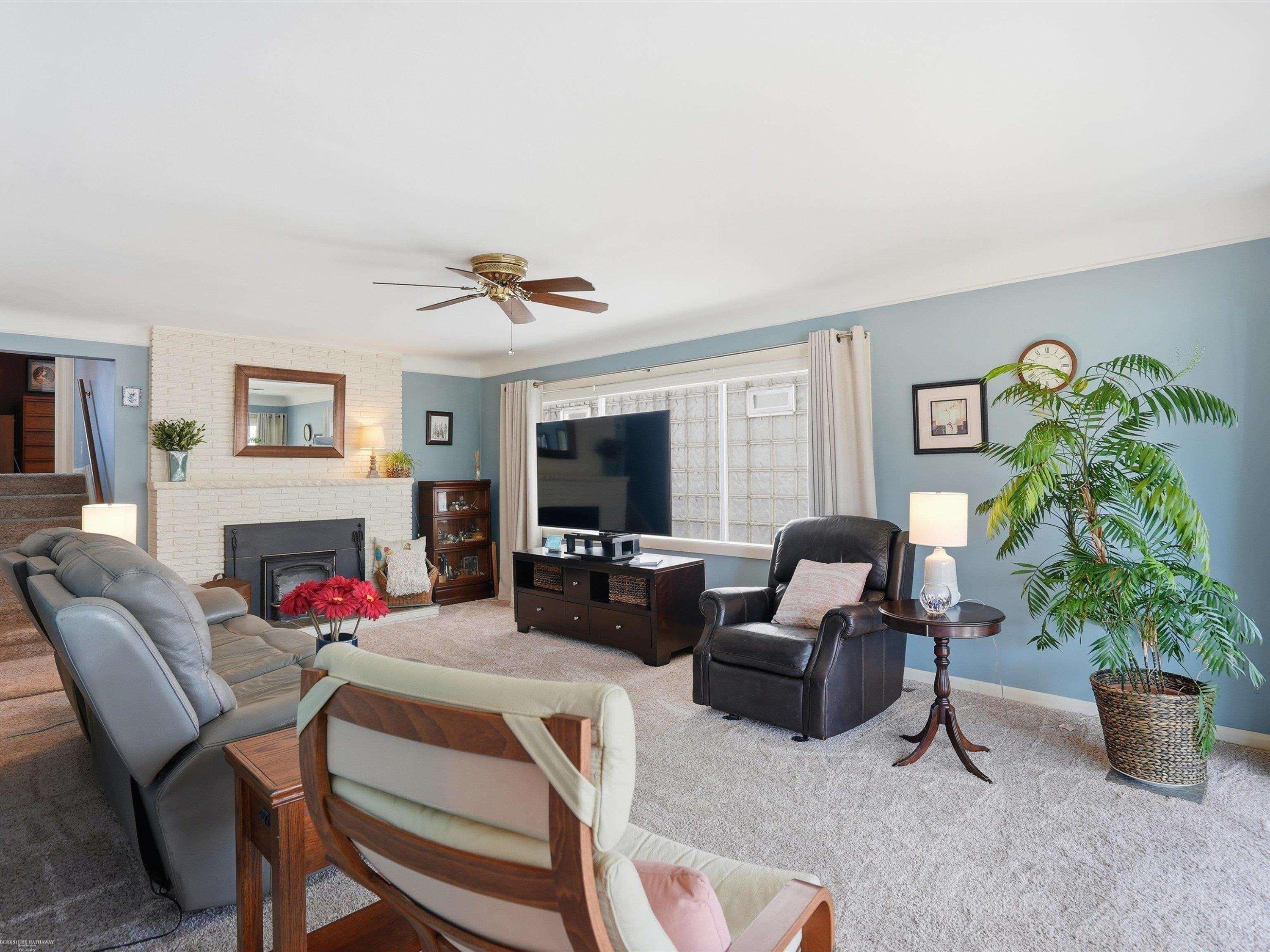 22445 Lange Street, Saint Clair Shores, MI 48080 — Photo 9
