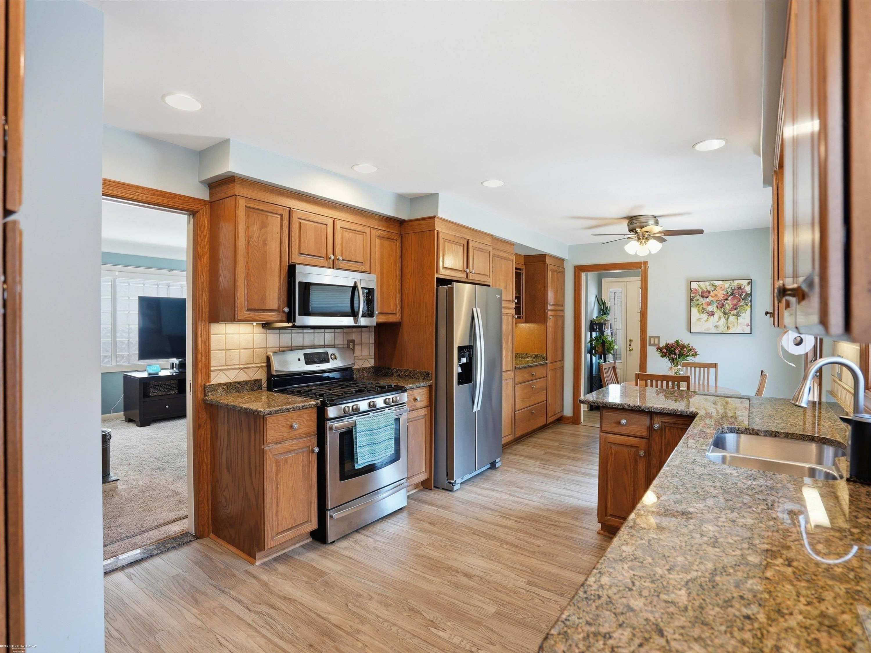22445 Lange Street, Saint Clair Shores, MI 48080 — Photo 10