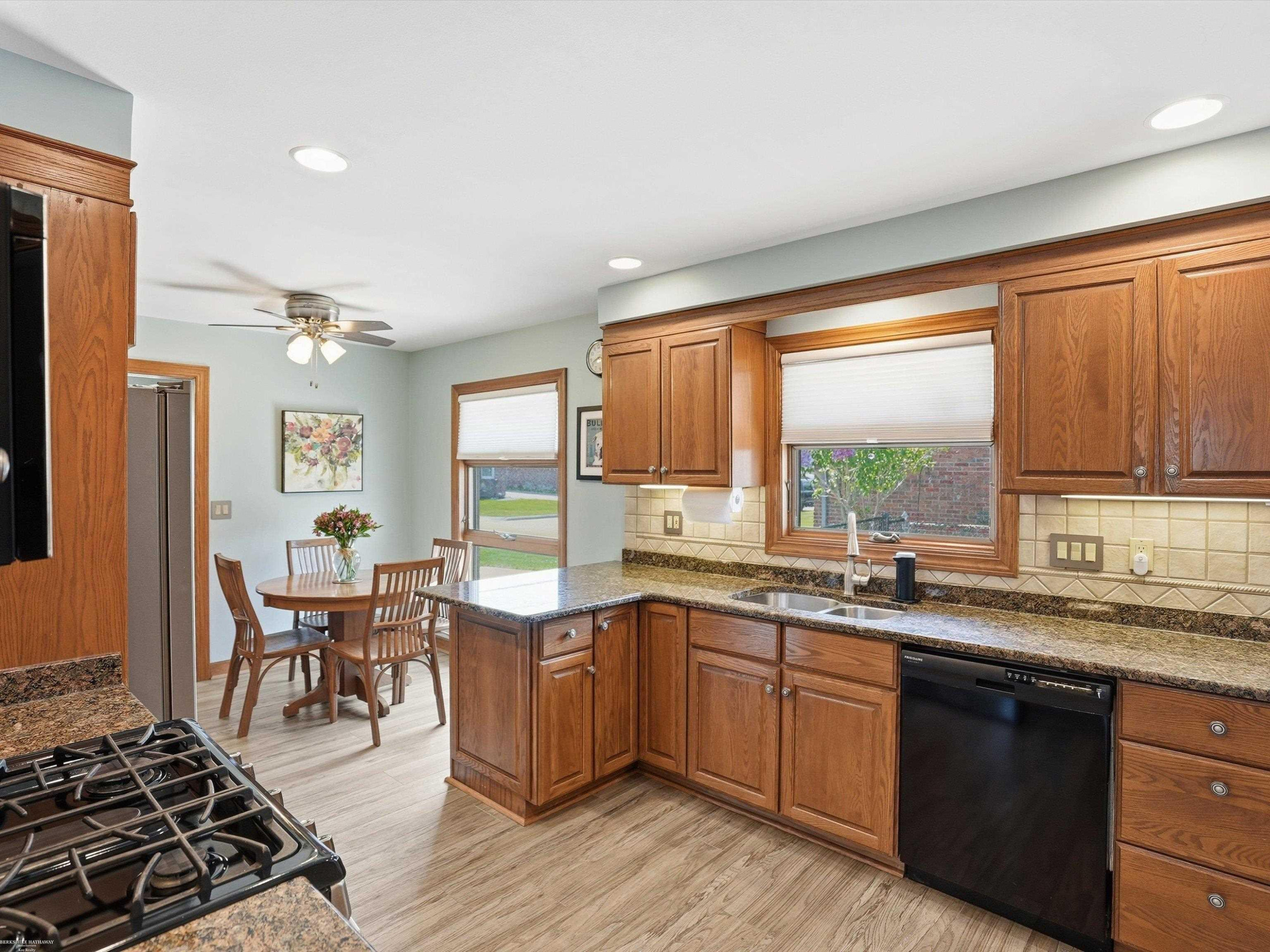 22445 Lange Street, Saint Clair Shores, MI 48080 — Photo 11