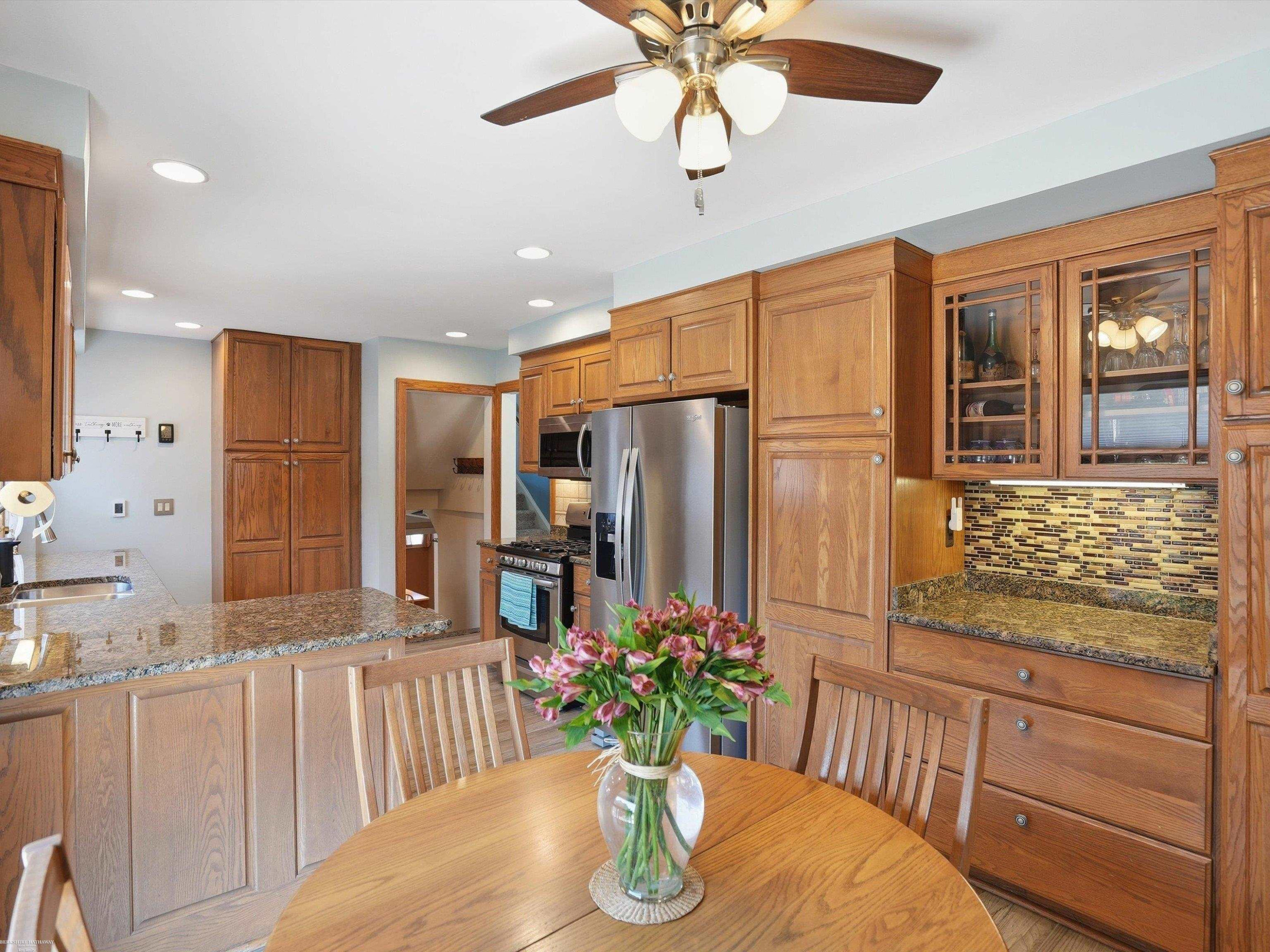 22445 Lange Street, Saint Clair Shores, MI 48080 — Photo 14