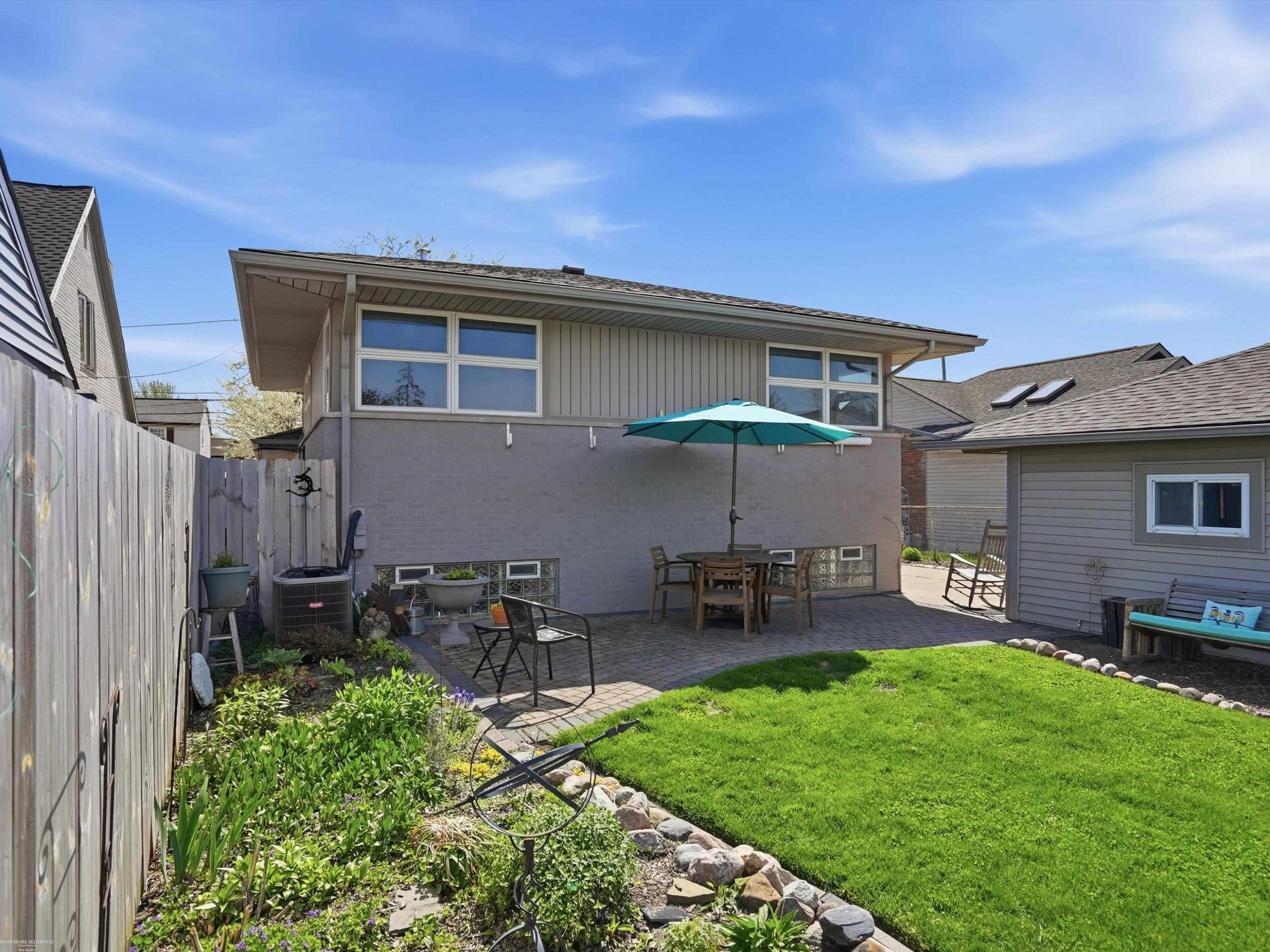 22445 Lange Street, Saint Clair Shores, MI 48080 — Photo 34
