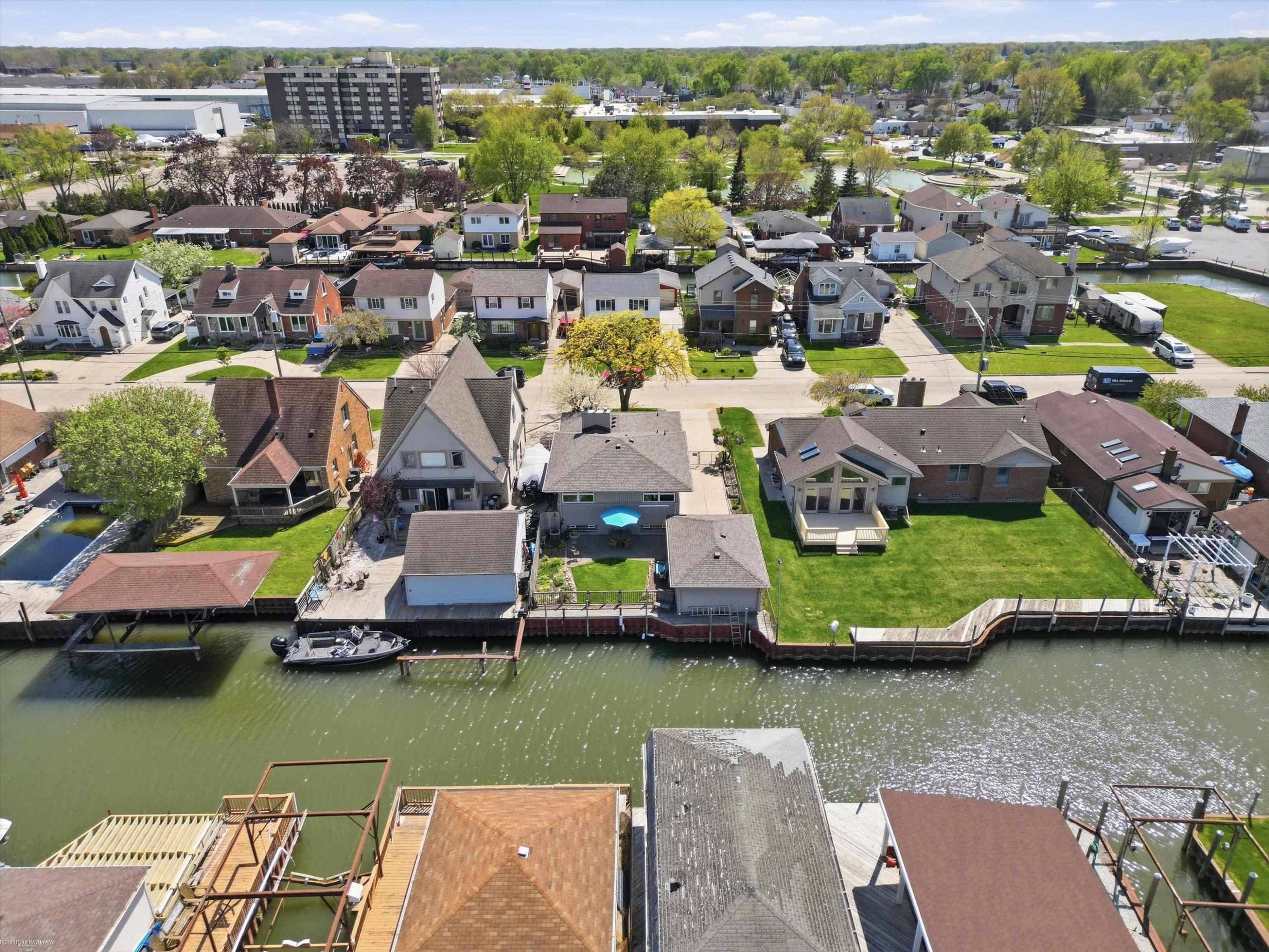 22445 Lange Street, Saint Clair Shores, MI 48080 — Photo 41