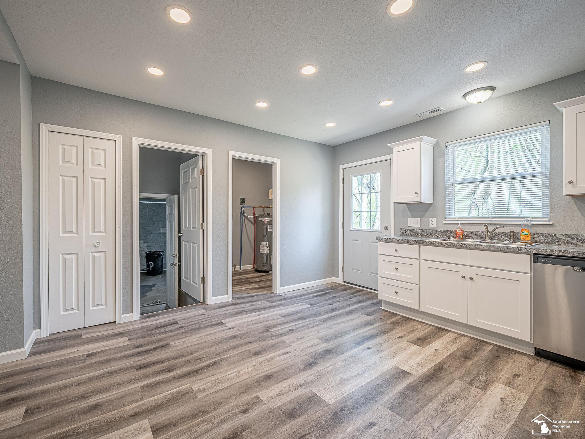 403 E Monroe Street, Dundee, MI 48131 — Photo 18