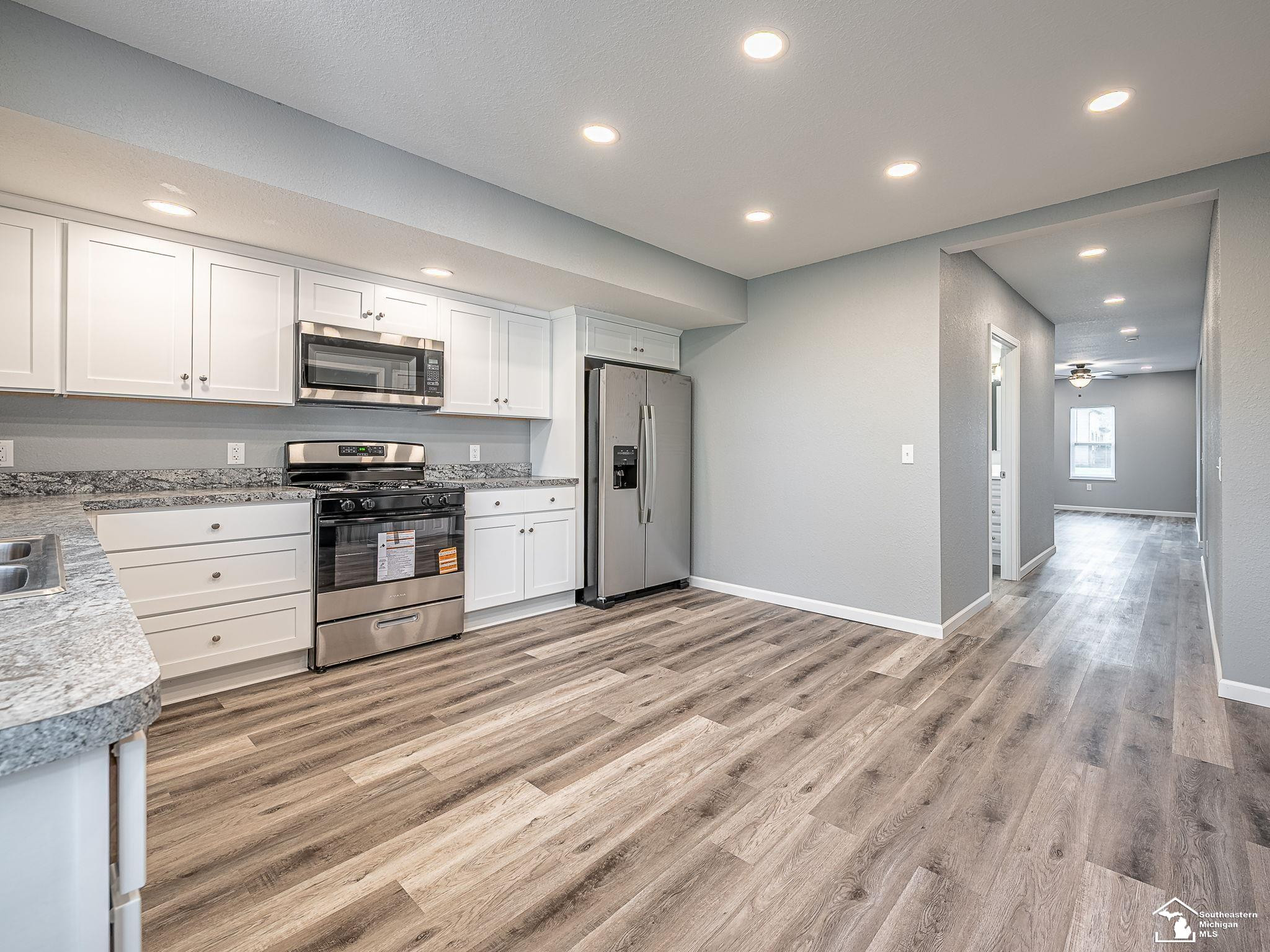 403 E Monroe Street, Dundee, MI 48131 — Photo 19