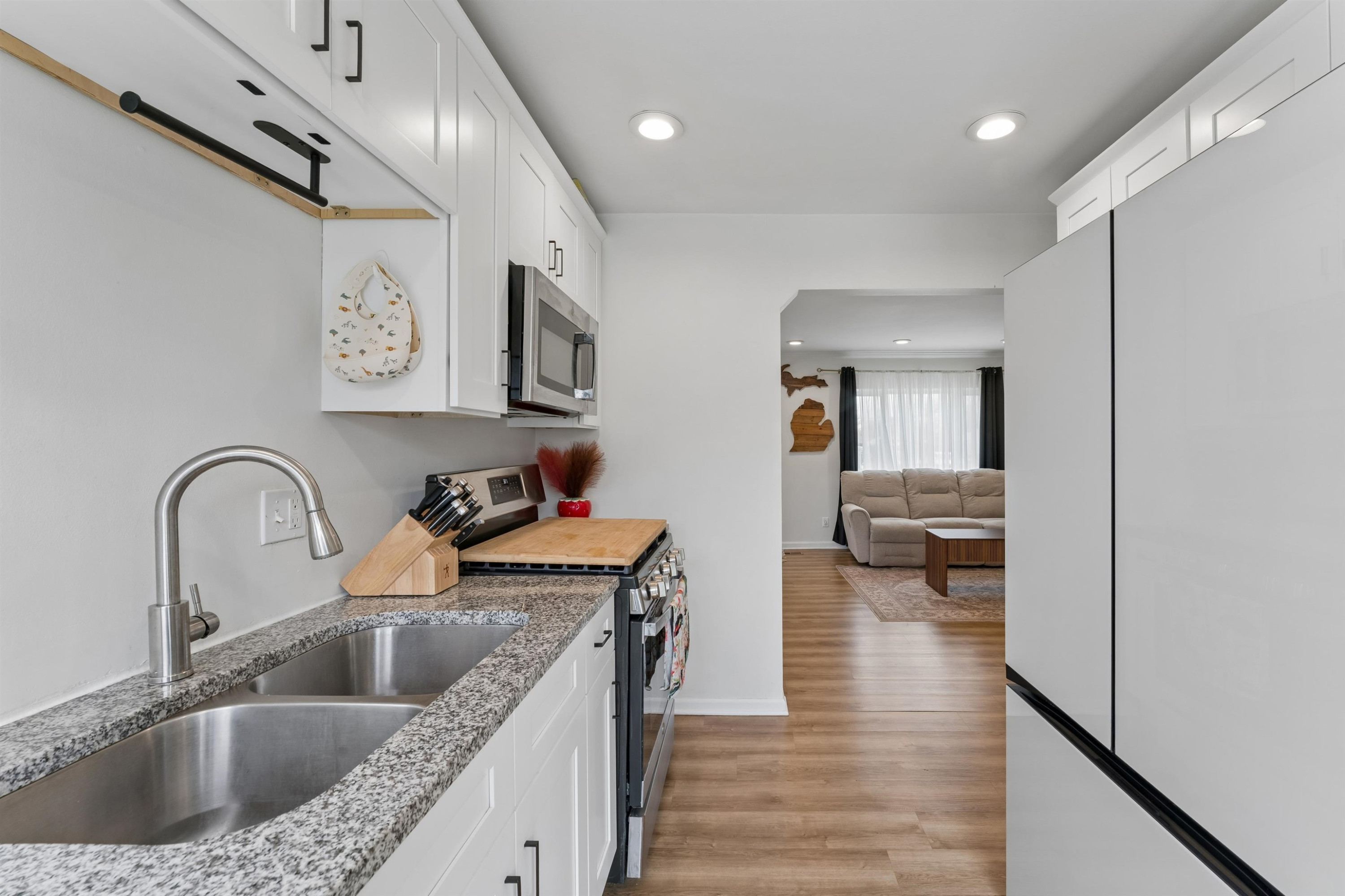 27345 Palmer Blvd Street, Madison Heights, MI 48071 — Photo 12