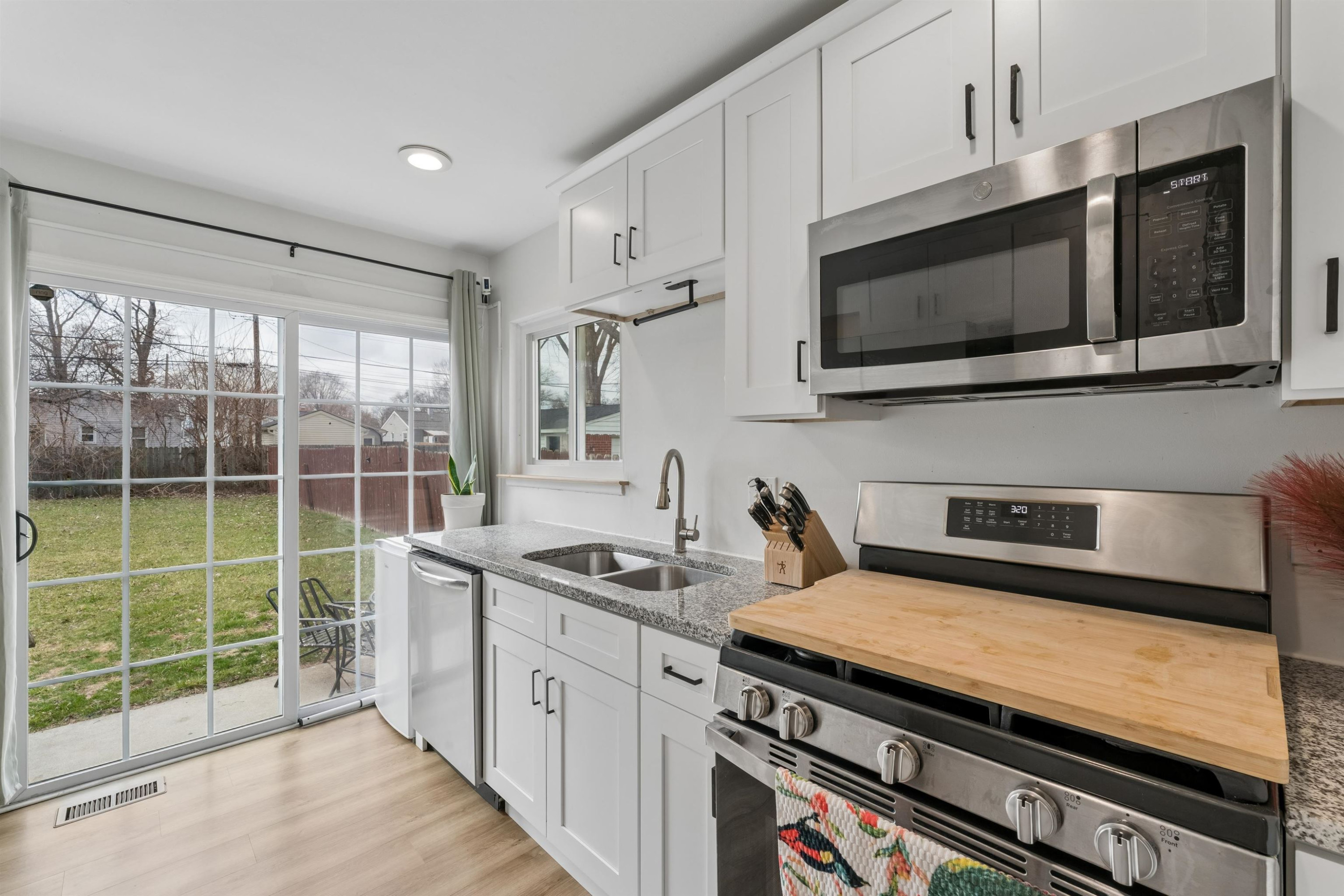 27345 Palmer Blvd Street, Madison Heights, MI 48071 — Photo 14