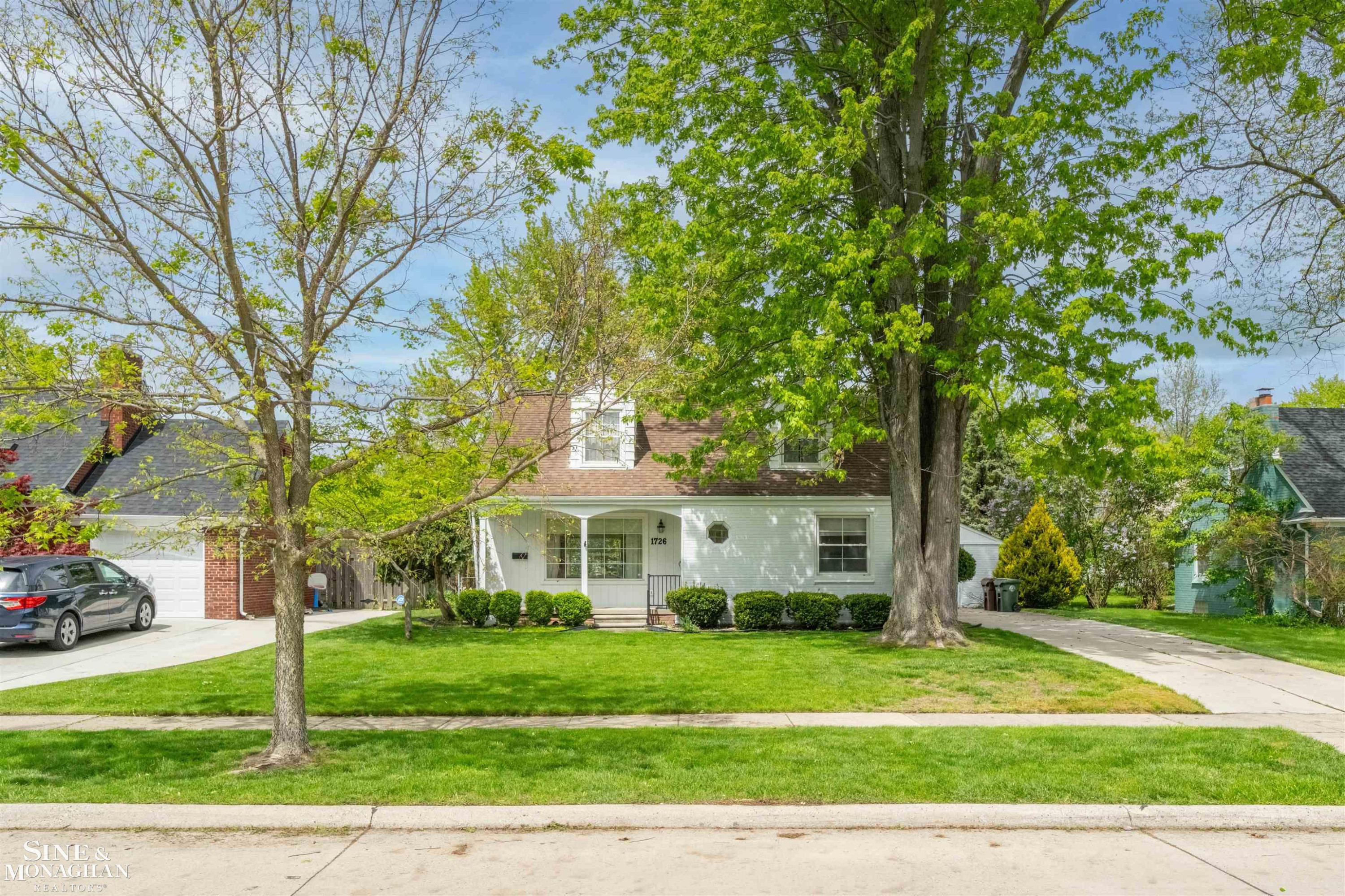 1726 Hawthorne Road, Grosse Pointe Woods, MI 48236 — Photo 2