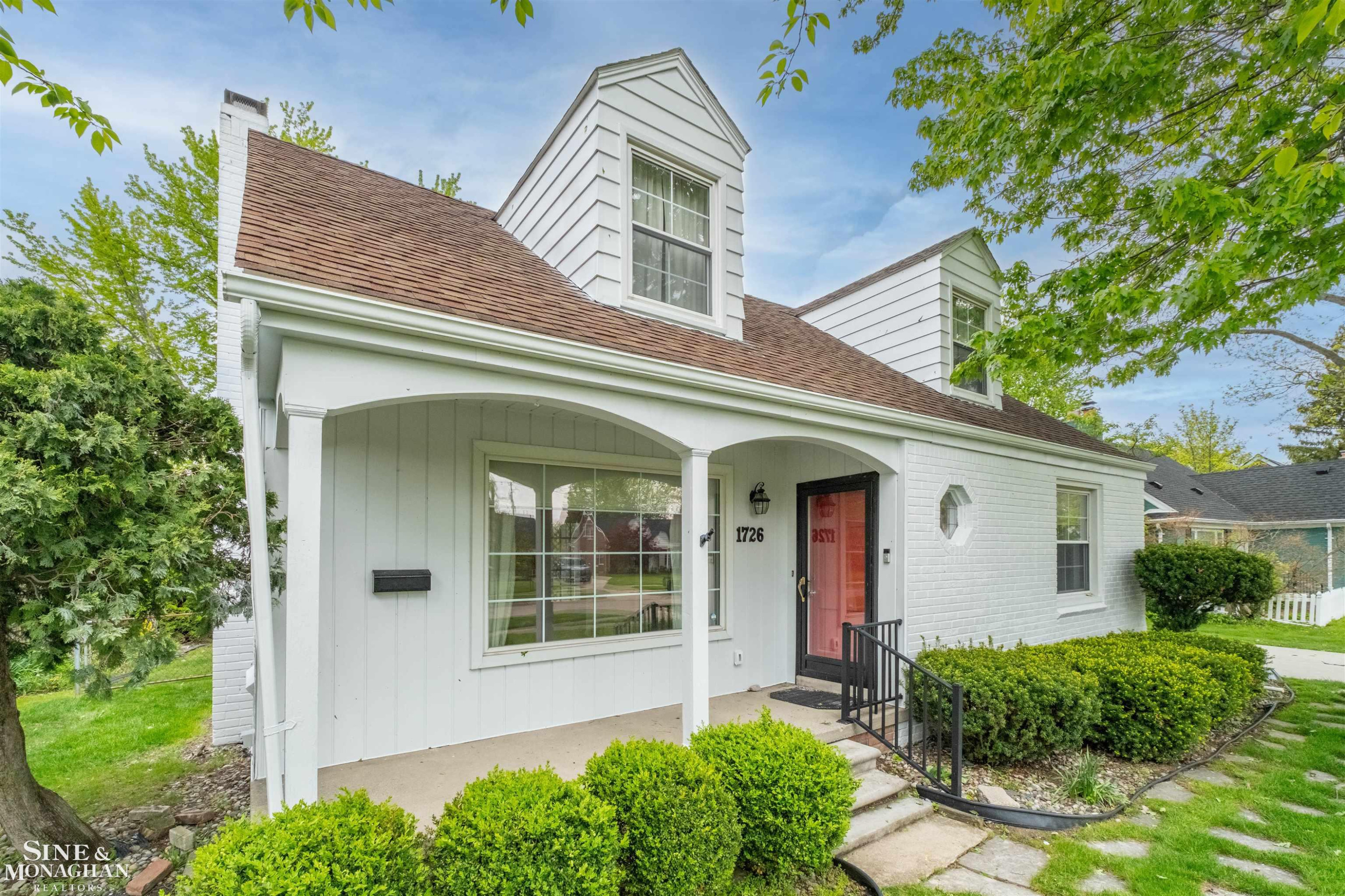 1726 Hawthorne Road, Grosse Pointe Woods, MI 48236 — Photo 3