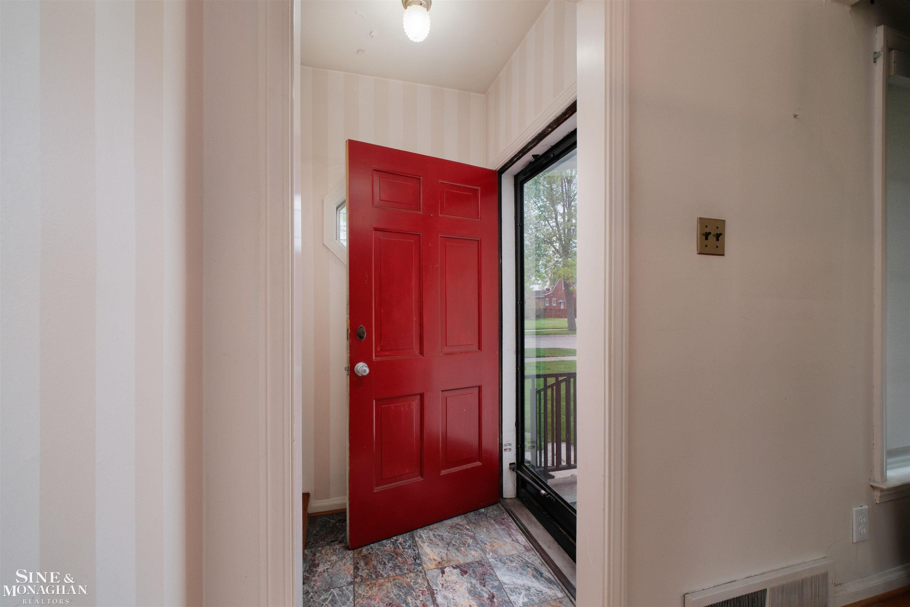 1726 Hawthorne Road, Grosse Pointe Woods, MI 48236 — Photo 4