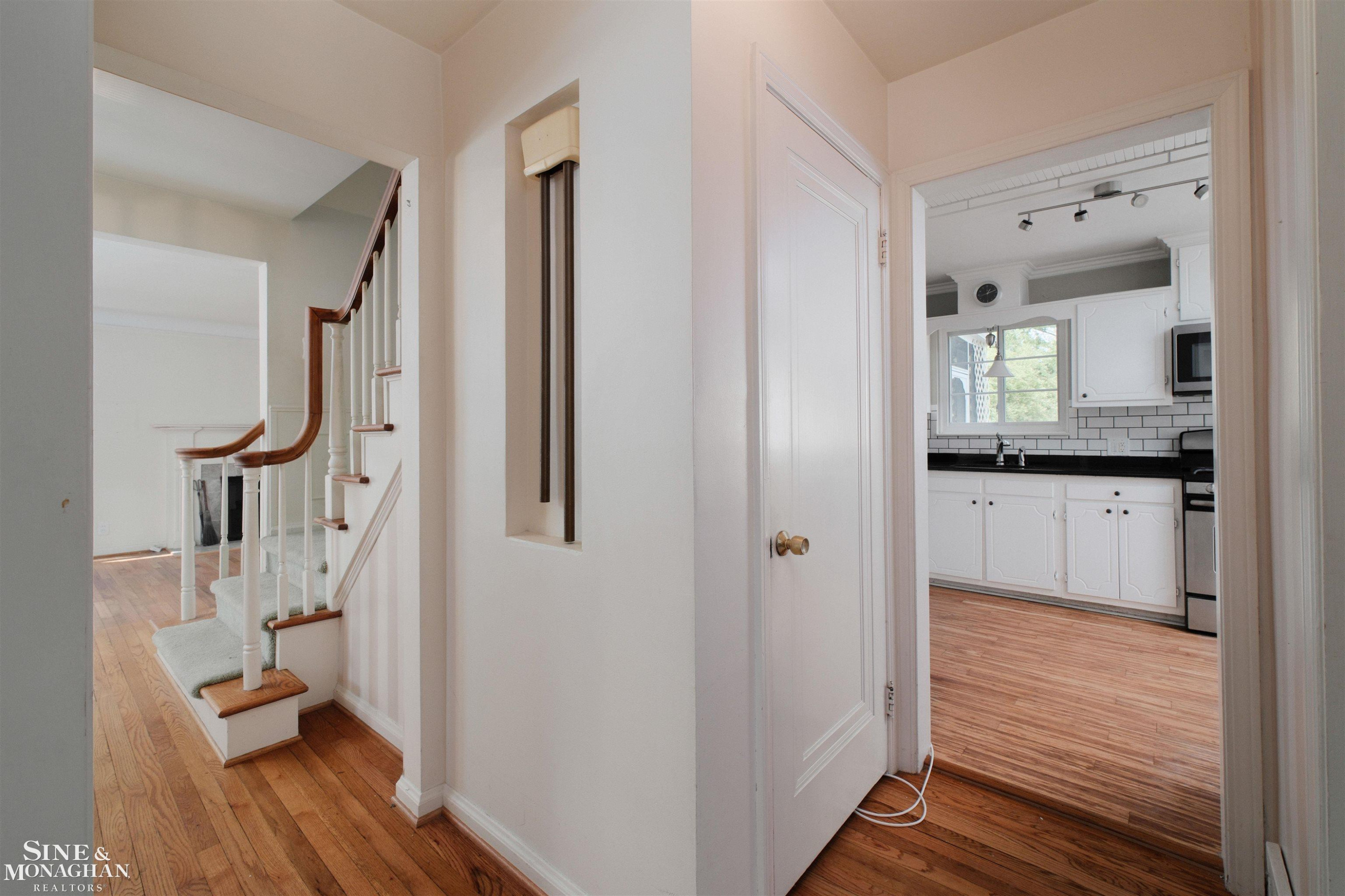 1726 Hawthorne Road, Grosse Pointe Woods, MI 48236 — Photo 10