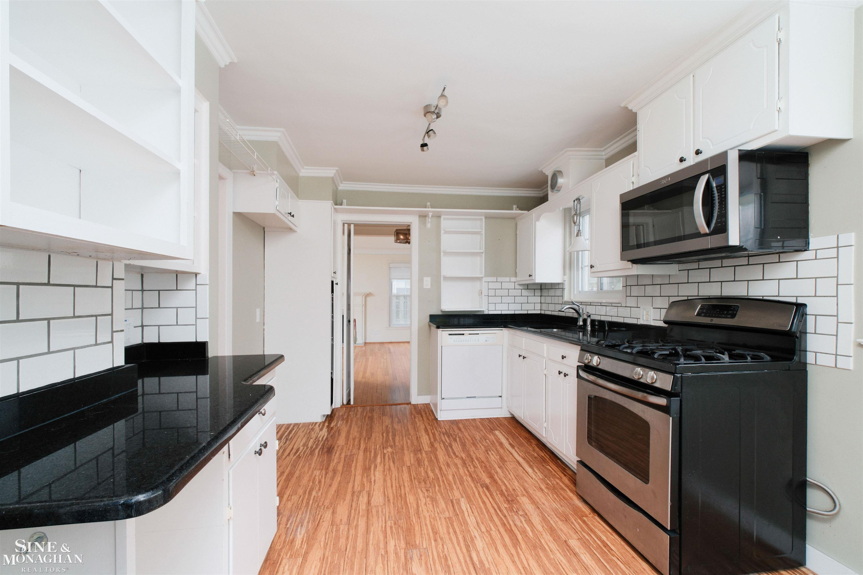 1726 Hawthorne Road, Grosse Pointe Woods, MI 48236 — Photo 12