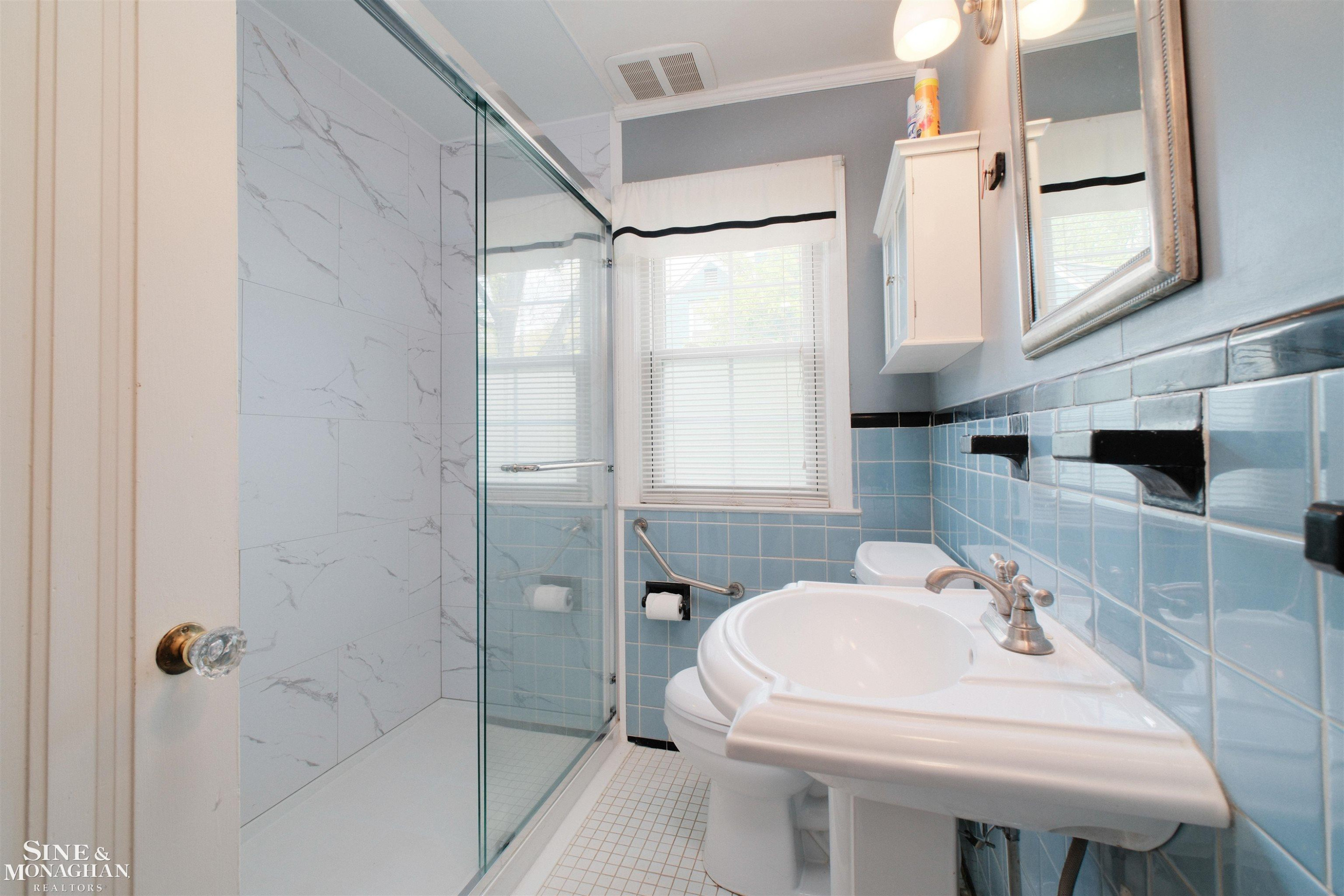 1726 Hawthorne Road, Grosse Pointe Woods, MI 48236 — Photo 18