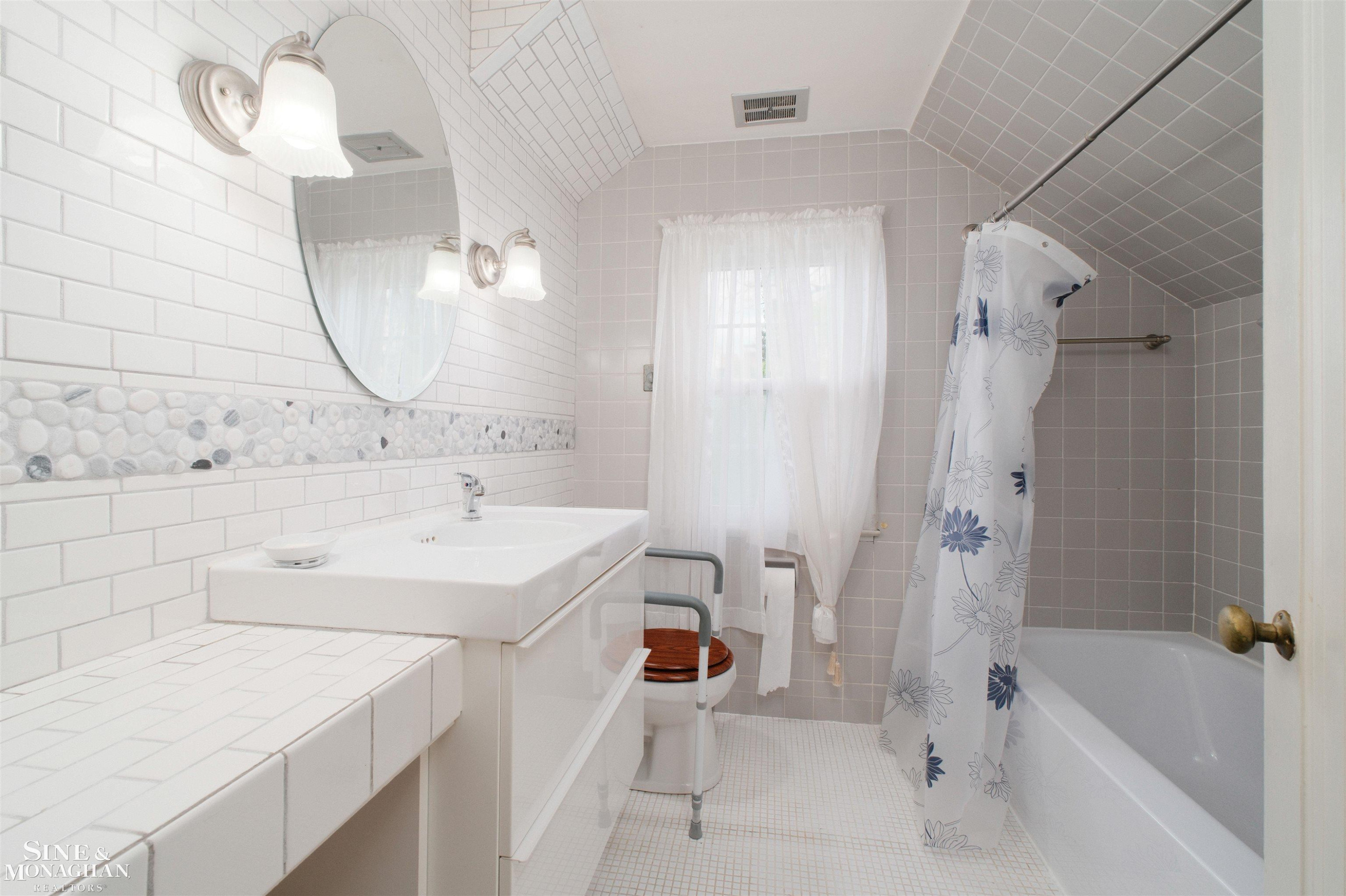 1726 Hawthorne Road, Grosse Pointe Woods, MI 48236 — Photo 21