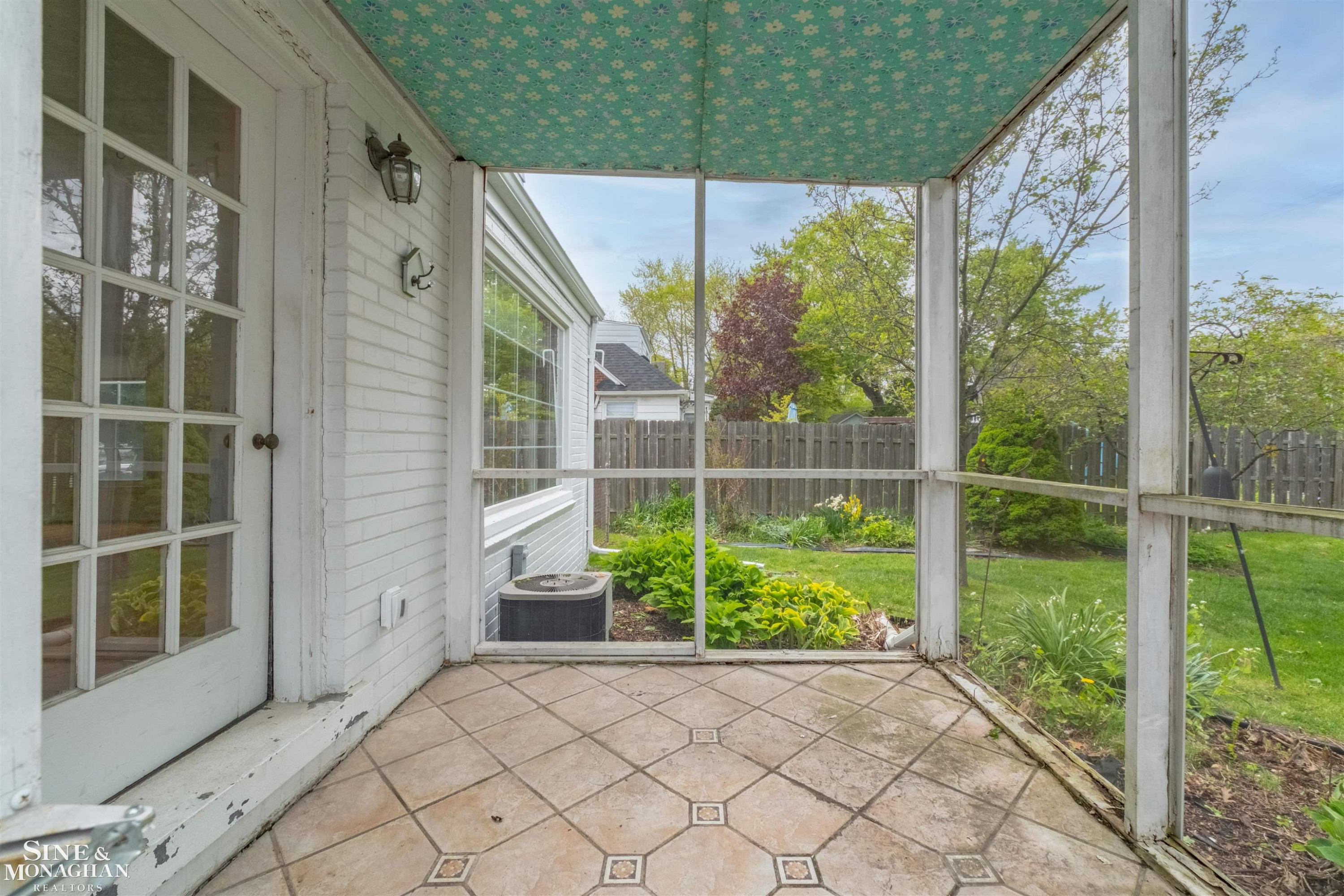 1726 Hawthorne Road, Grosse Pointe Woods, MI 48236 — Photo 31