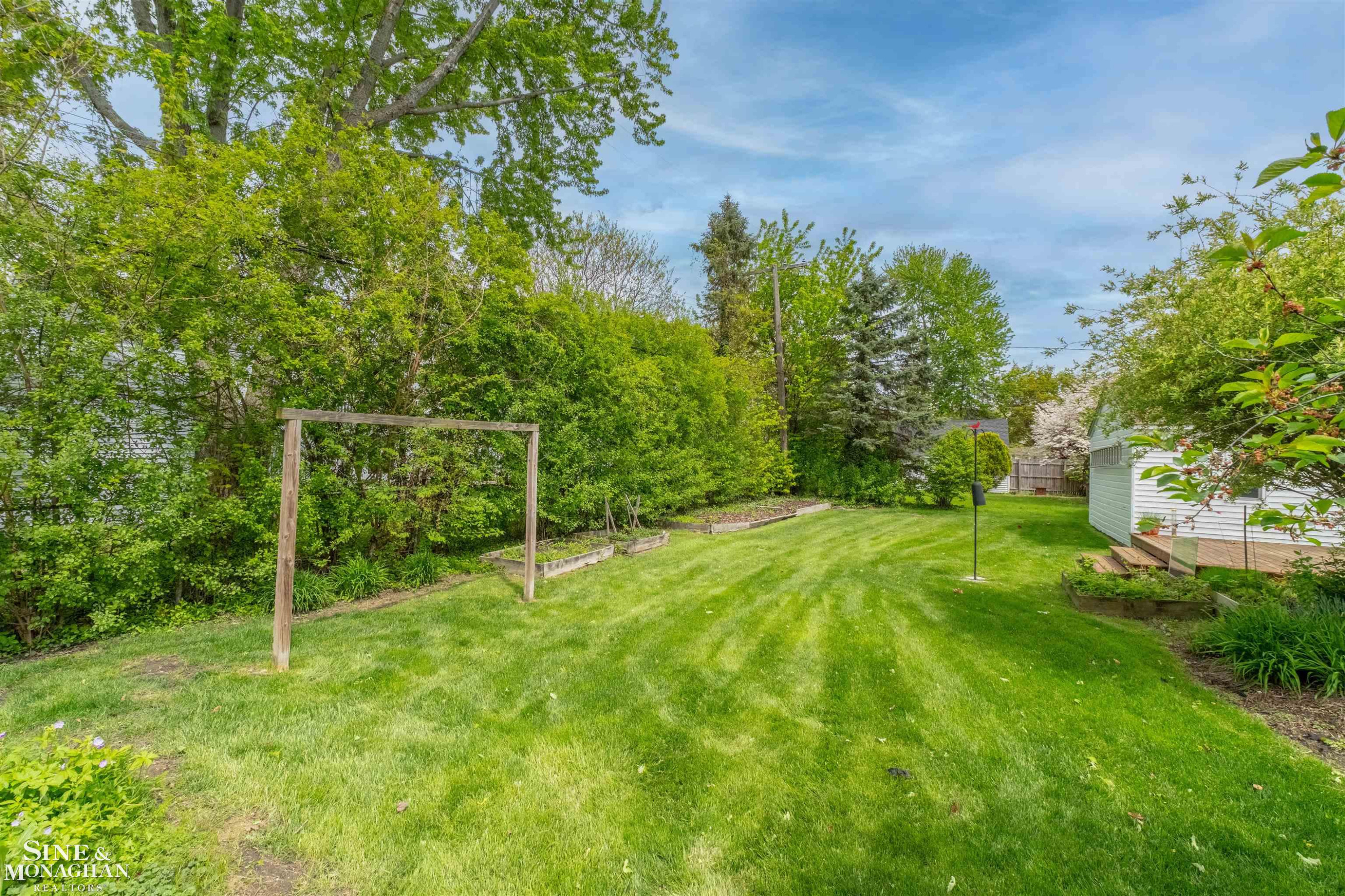 1726 Hawthorne Road, Grosse Pointe Woods, MI 48236 — Photo 39