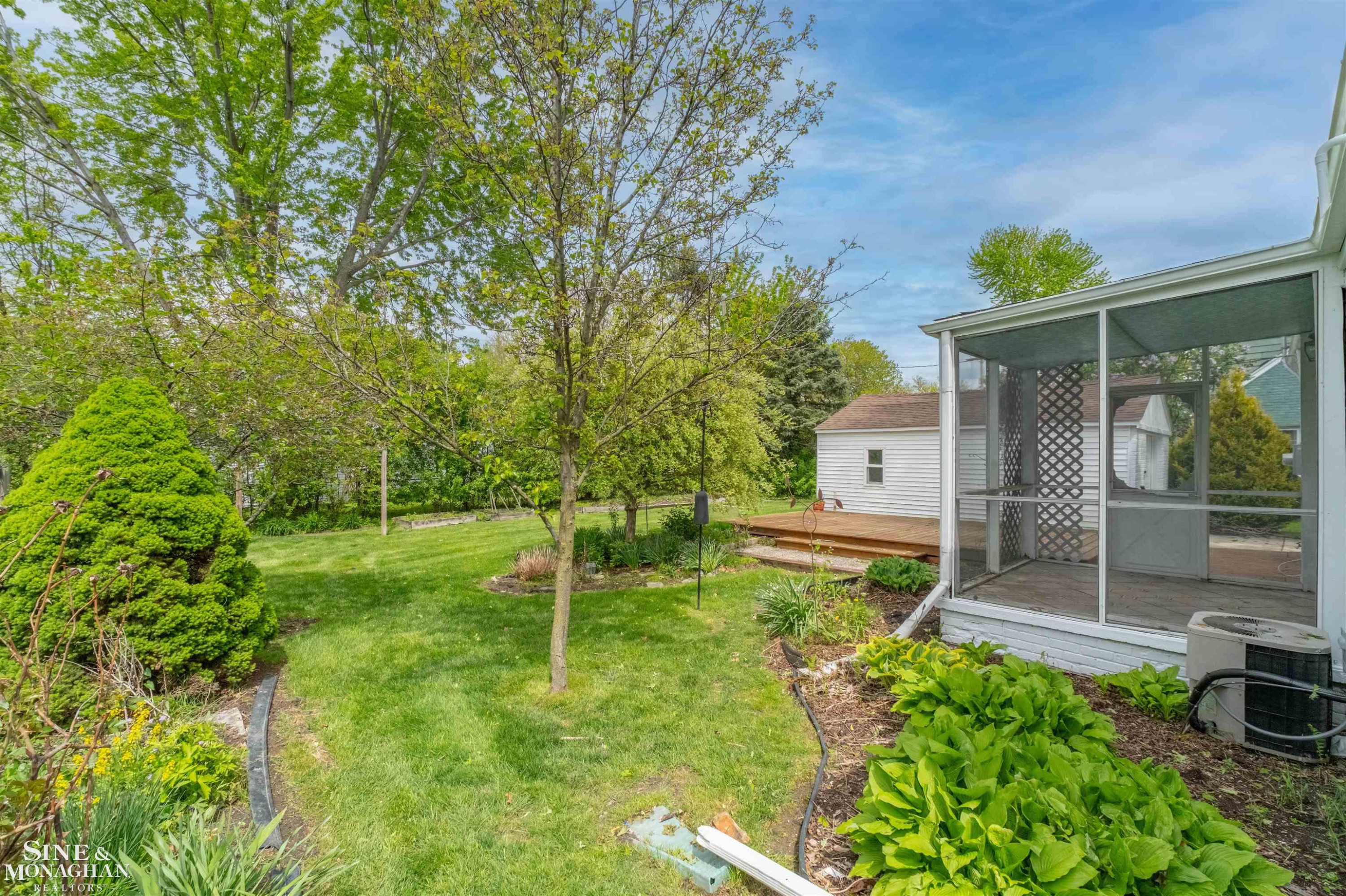 1726 Hawthorne Road, Grosse Pointe Woods, MI 48236 — Photo 40