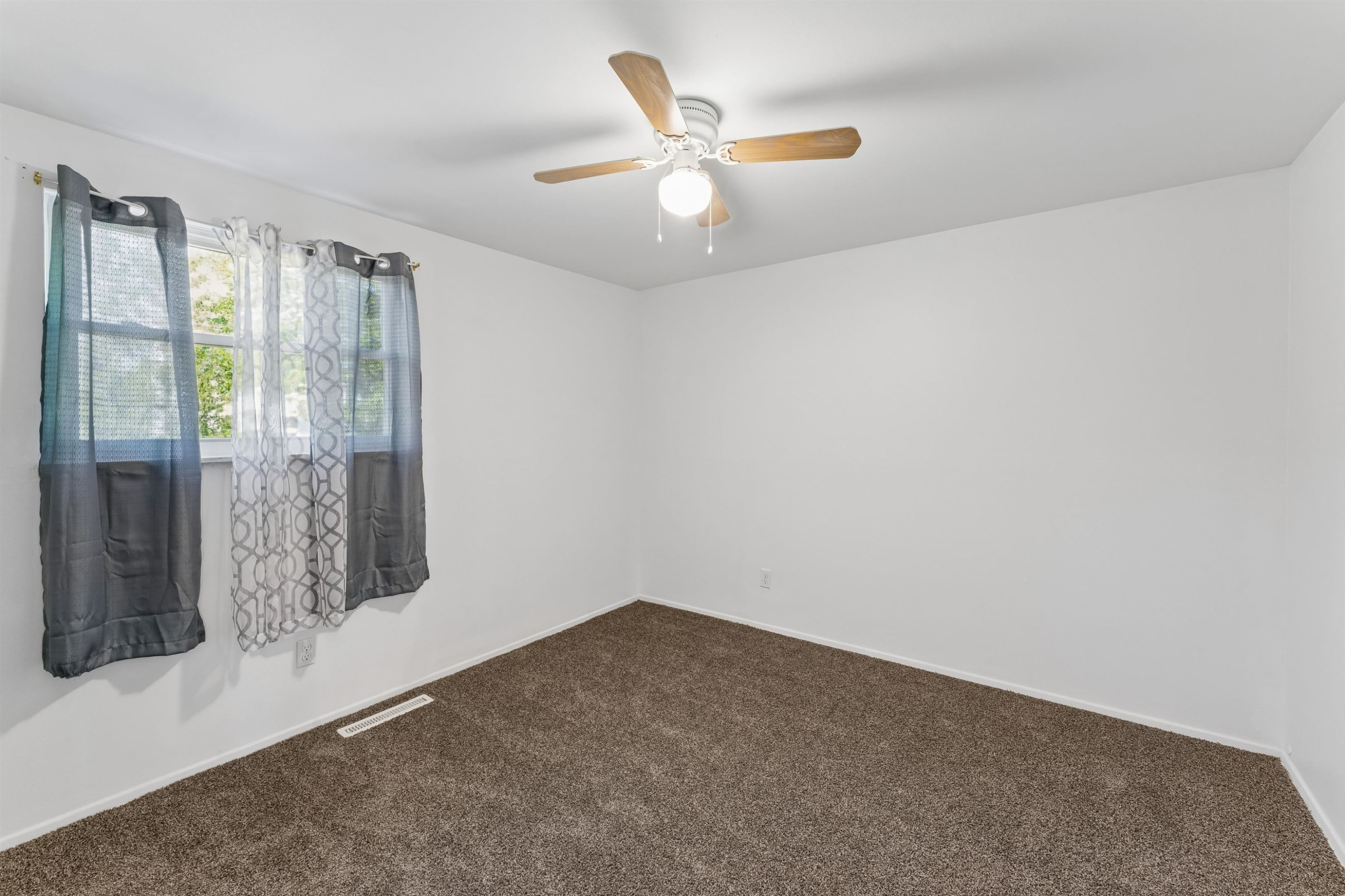 6058 Meadowwood Lane, Grand Blanc, MI 48439 — Photo 18