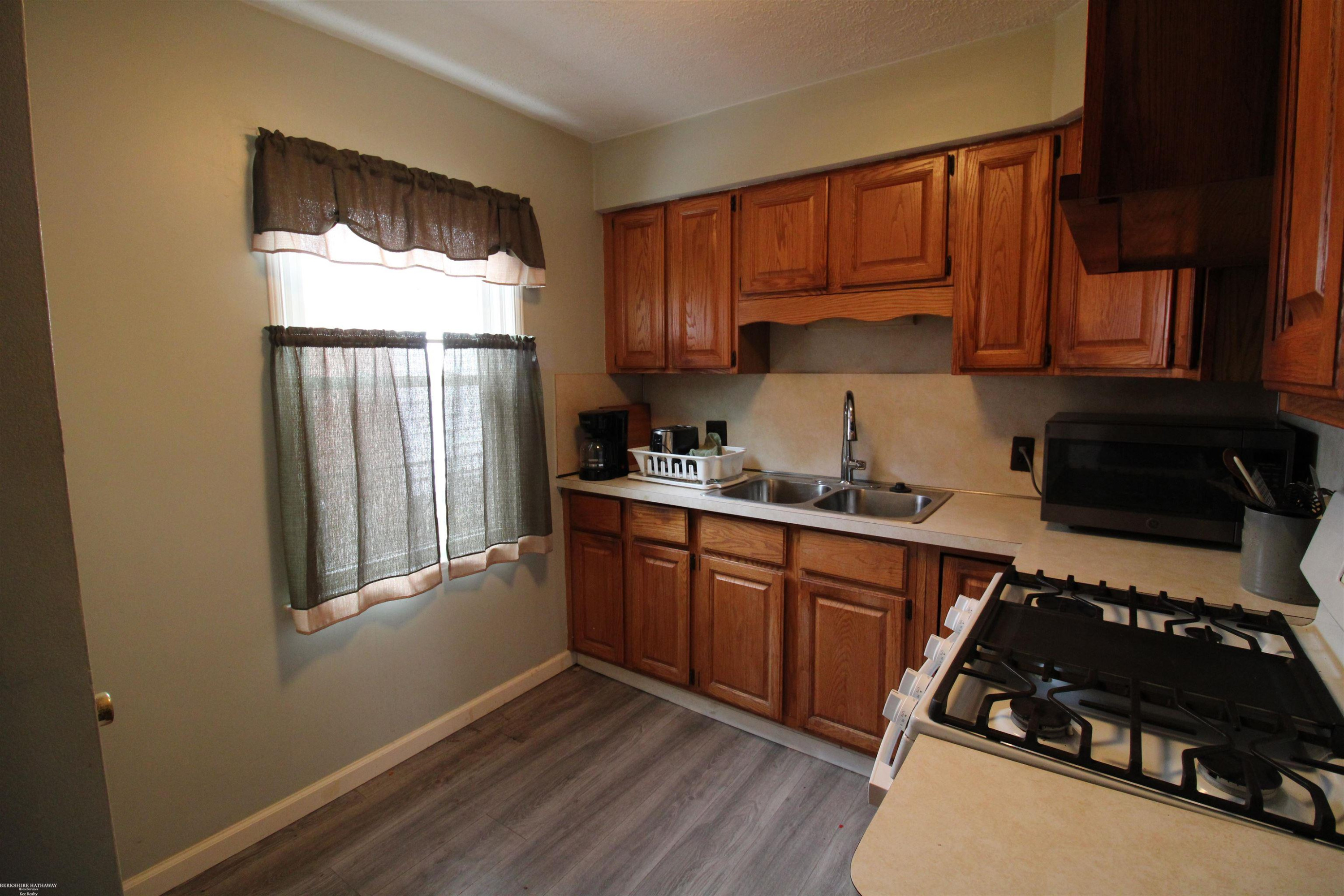 2380 Wiltshire Rd Road, Berkley, MI 48072 — Photo 5
