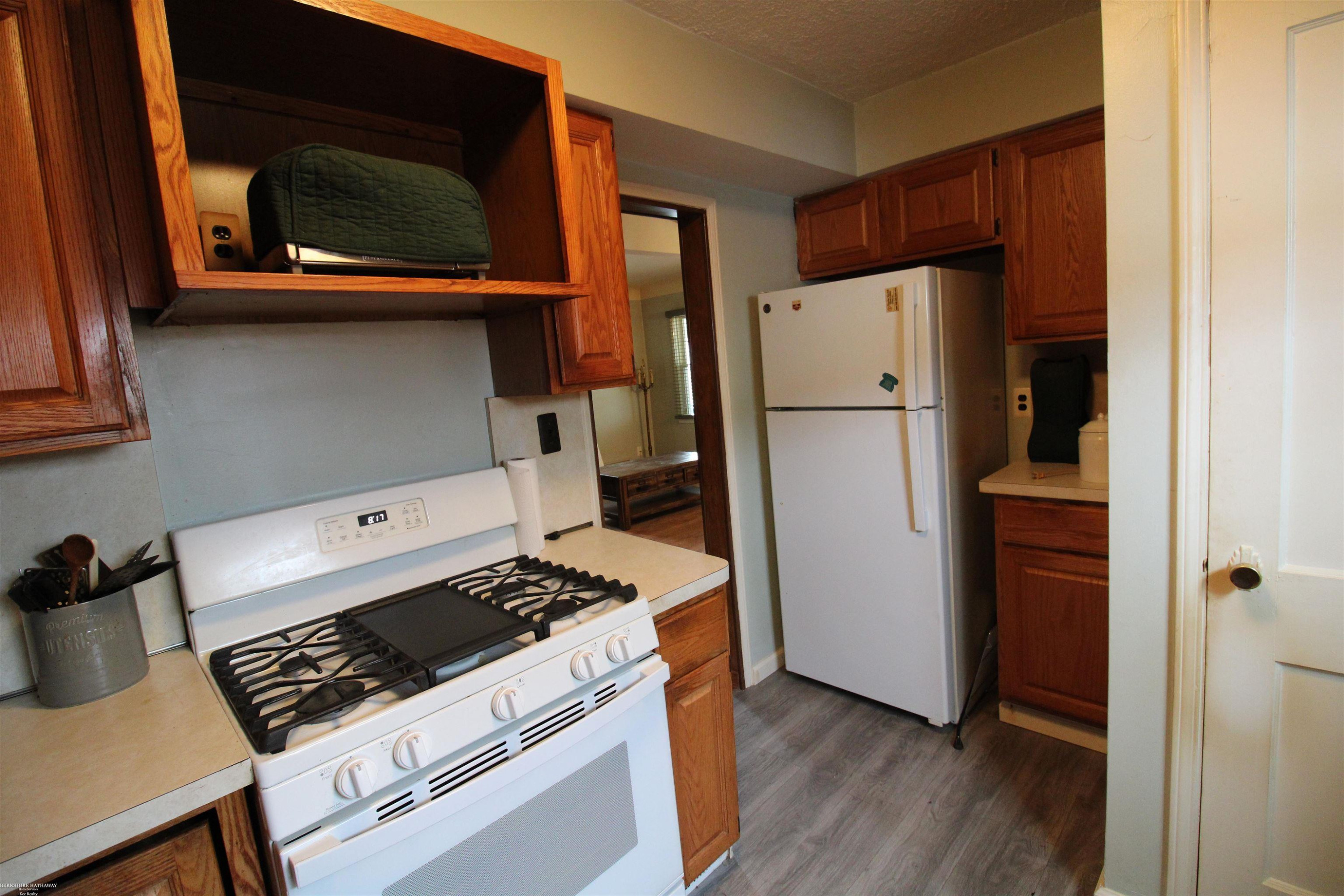 2380 Wiltshire Rd Road, Berkley, MI 48072 — Photo 6