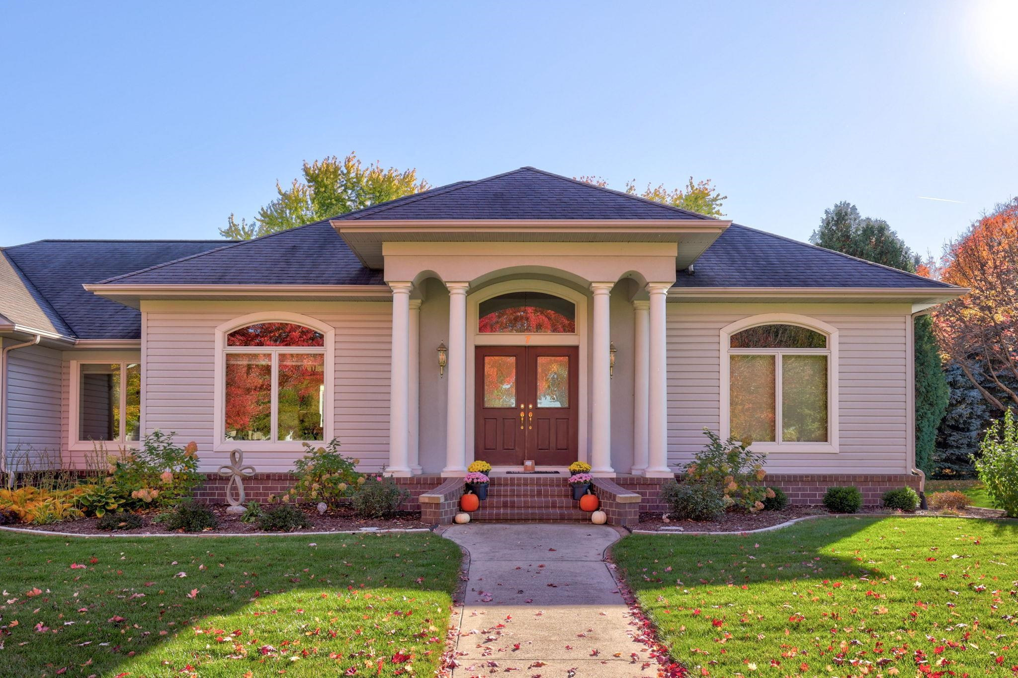 7 Wickson Court, Frankenmuth, MI 48734 — front exterior