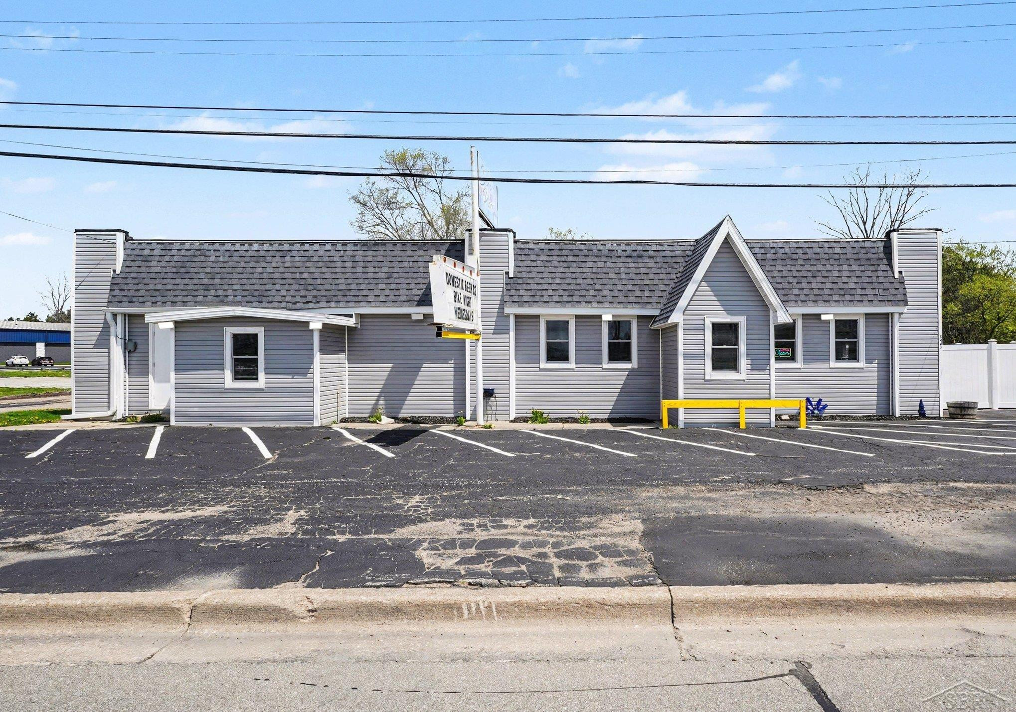 5463 Dixie Highway, Saginaw, MI 48601
