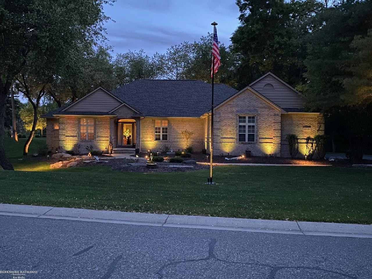 1712 Wood Trail, Oxford, MI 48371 — Photo 2