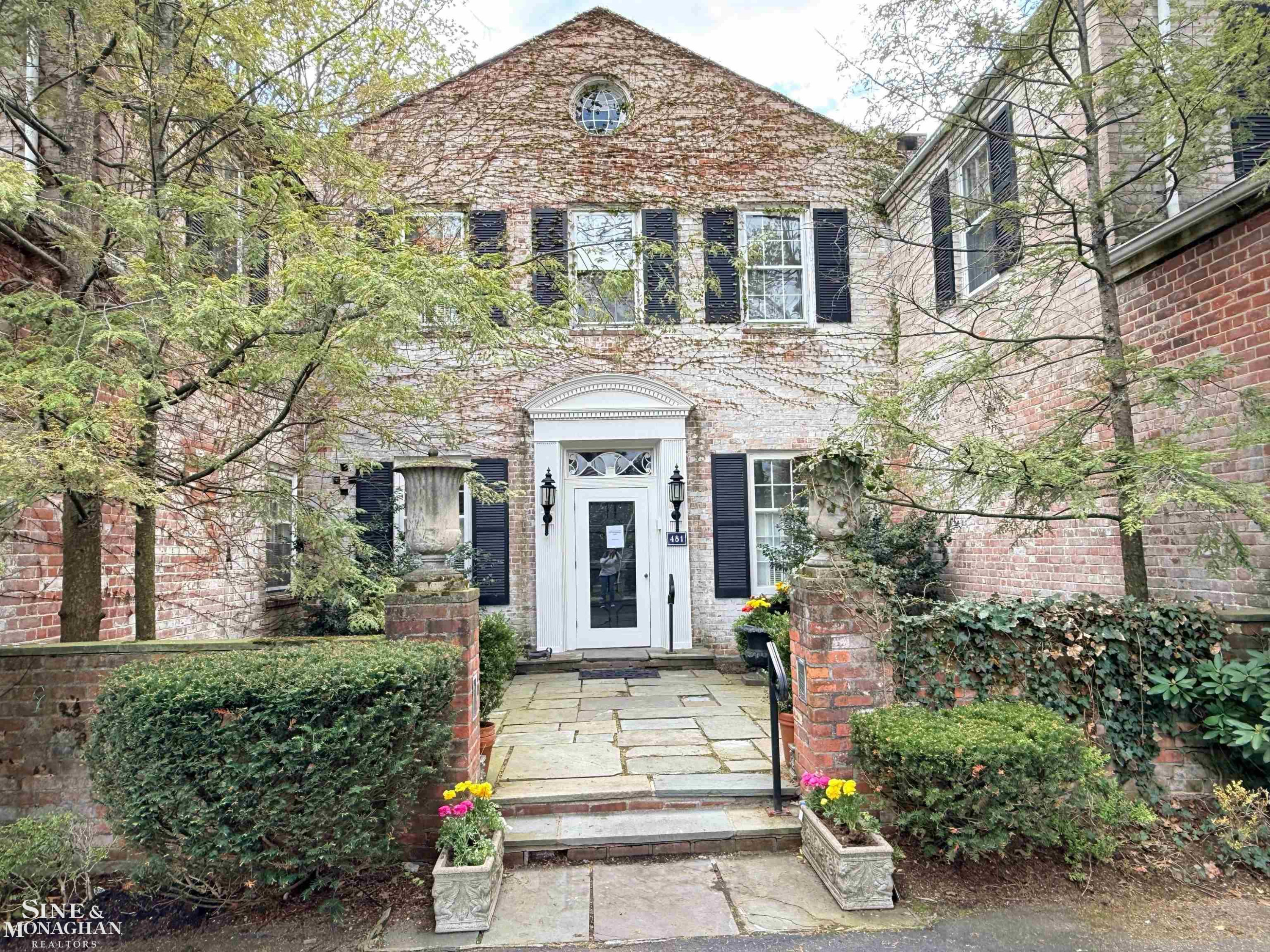 481 Kercheval Avenue, Grosse Pointe Farms, MI 48236 — Photo 2