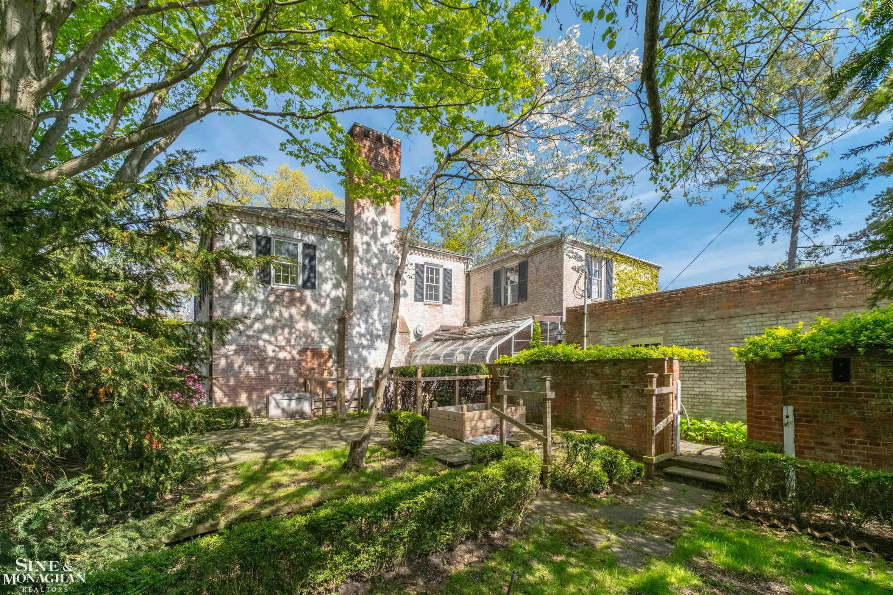481 Kercheval Avenue, Grosse Pointe Farms, MI 48236 — Photo 8