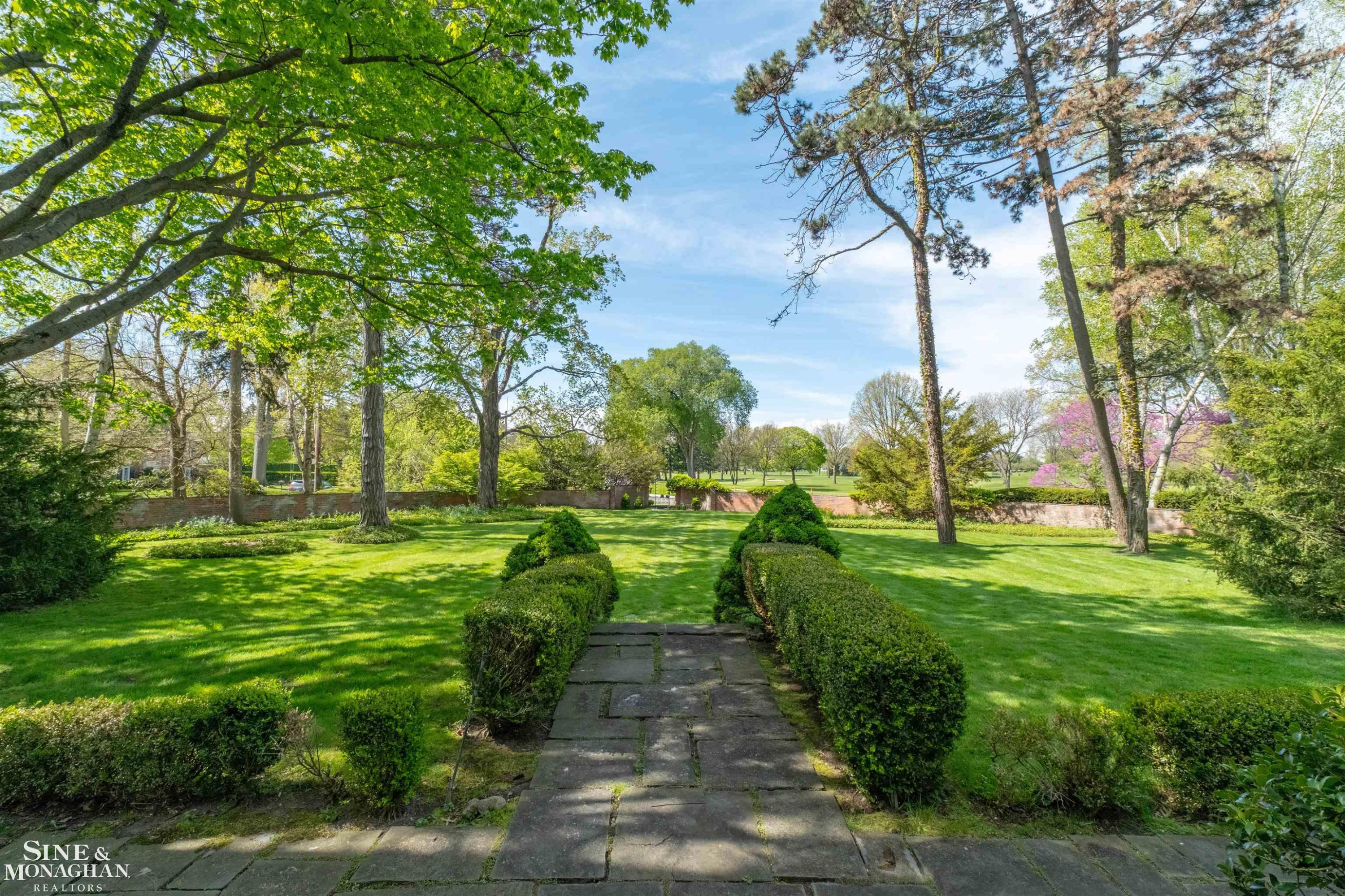 481 Kercheval Avenue, Grosse Pointe Farms, MI 48236 — Photo 9