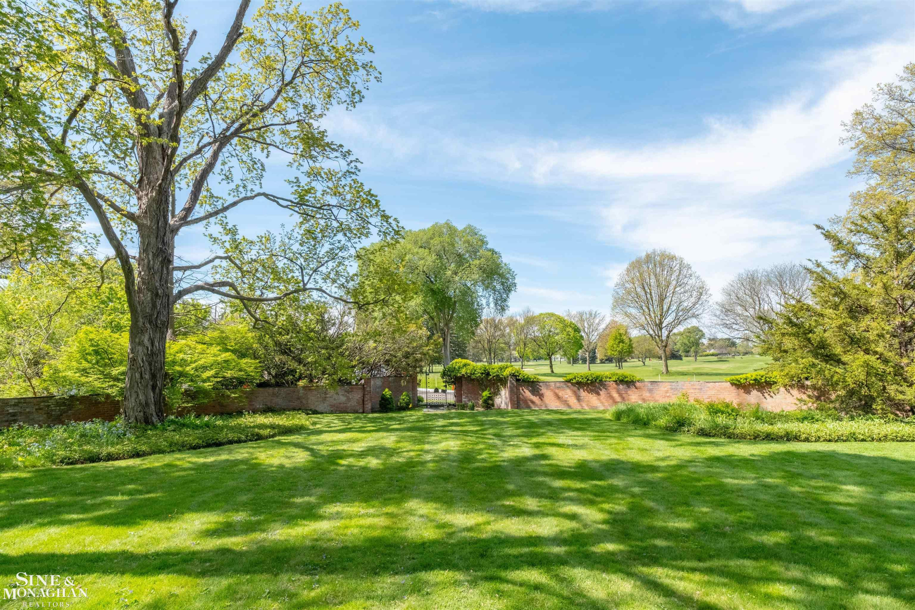 481 Kercheval Avenue, Grosse Pointe Farms, MI 48236 — Photo 10