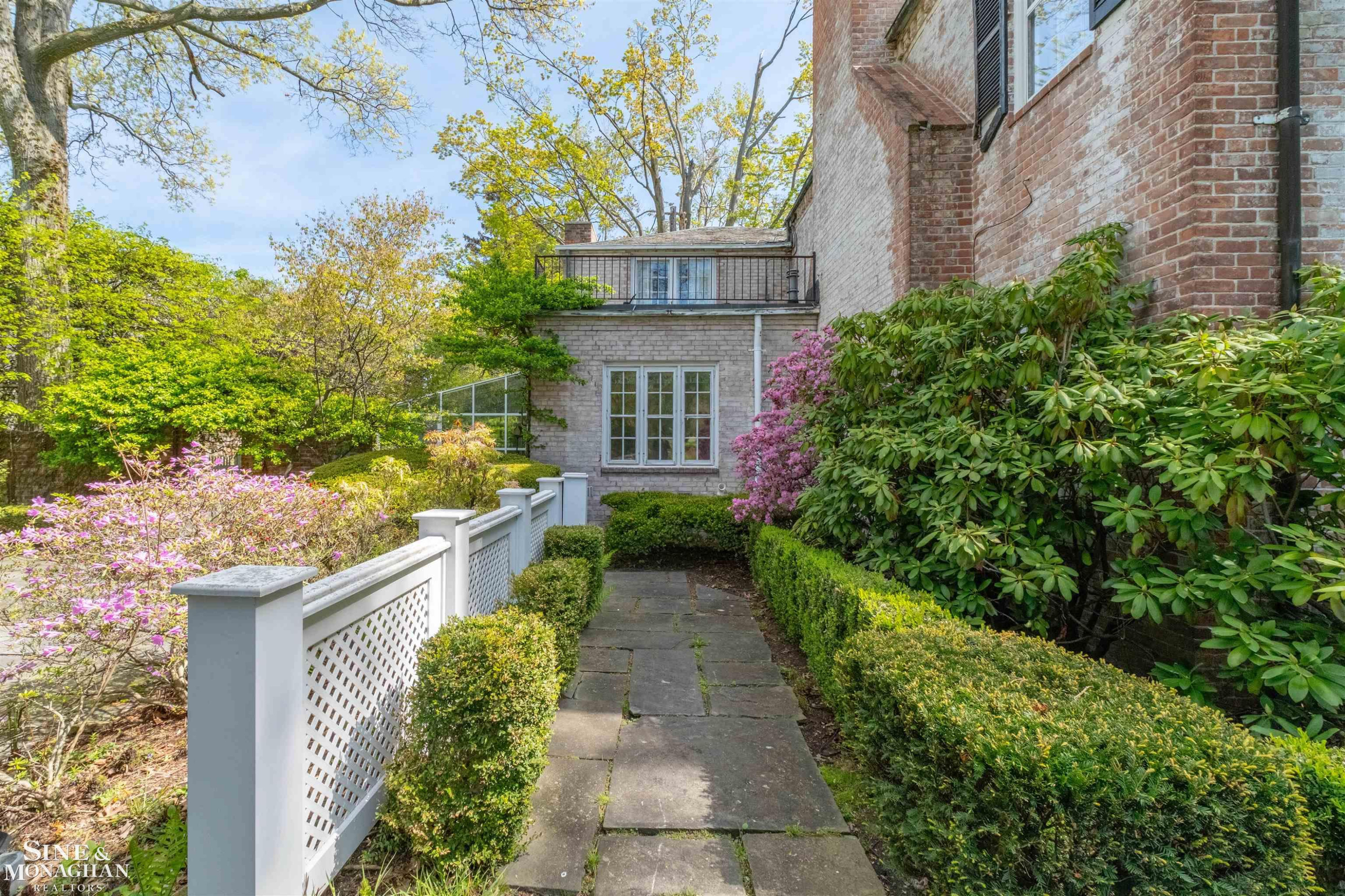 481 Kercheval Avenue, Grosse Pointe Farms, MI 48236 — Photo 15