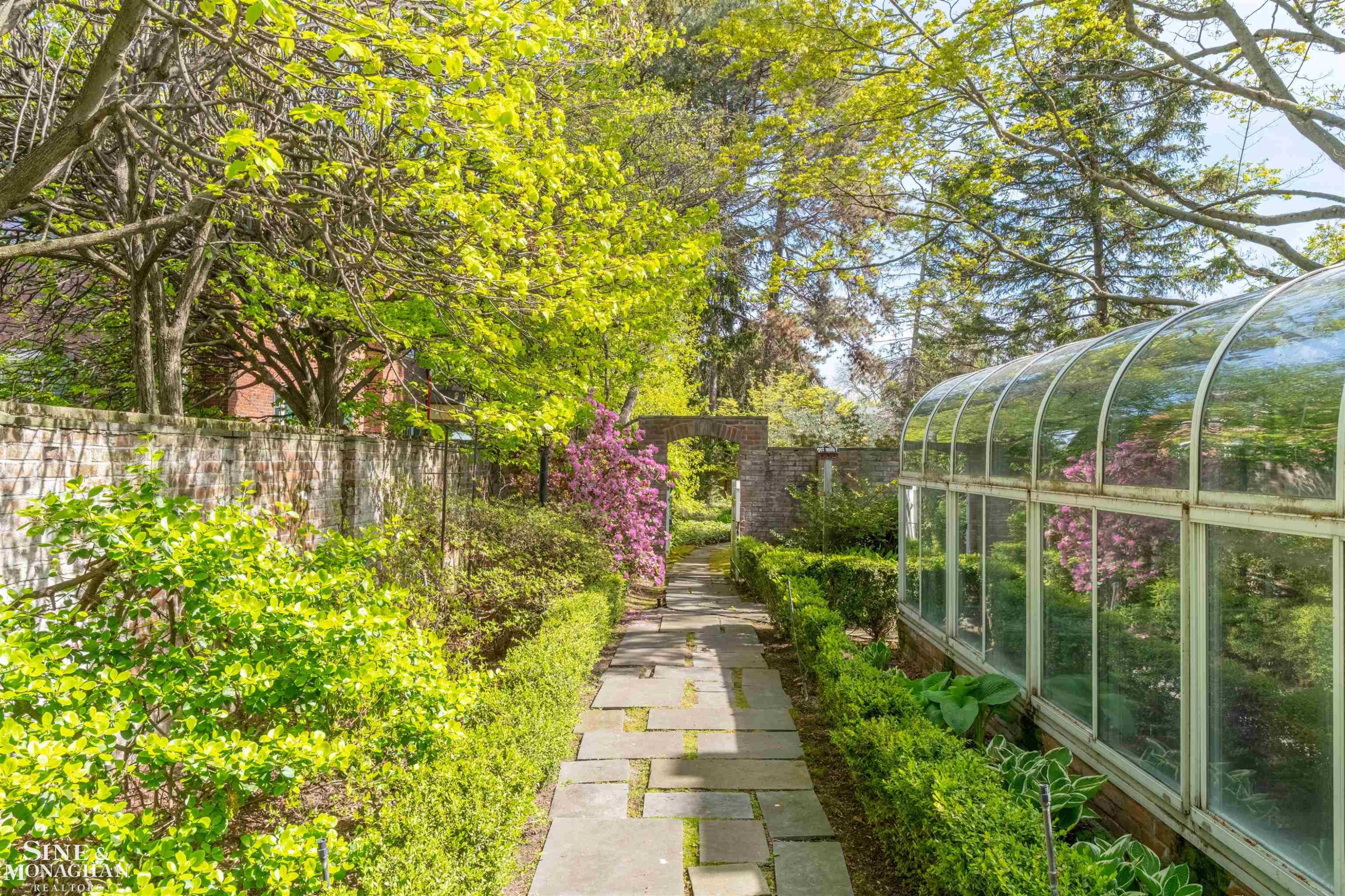 481 Kercheval Avenue, Grosse Pointe Farms, MI 48236 — Photo 19