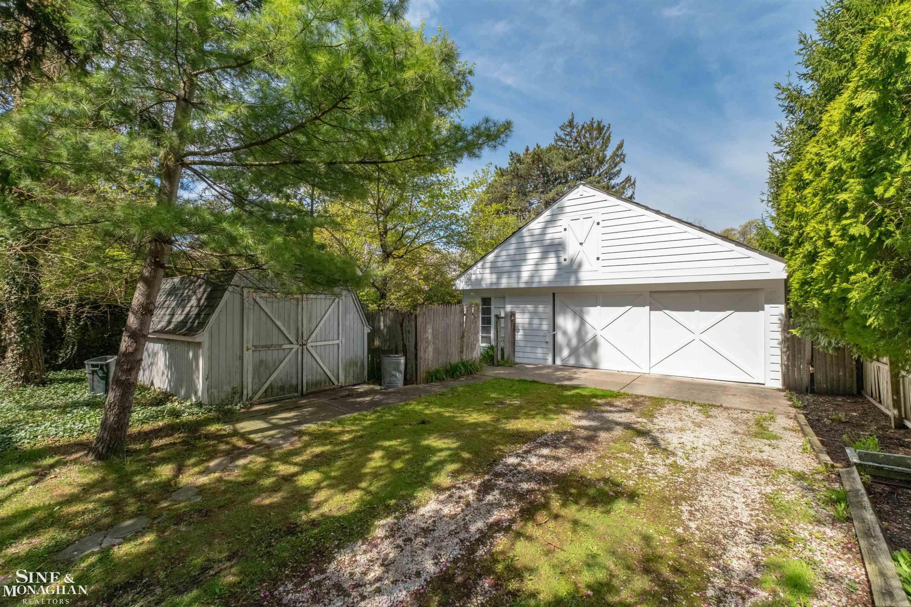 481 Kercheval Avenue, Grosse Pointe Farms, MI 48236 — Photo 26