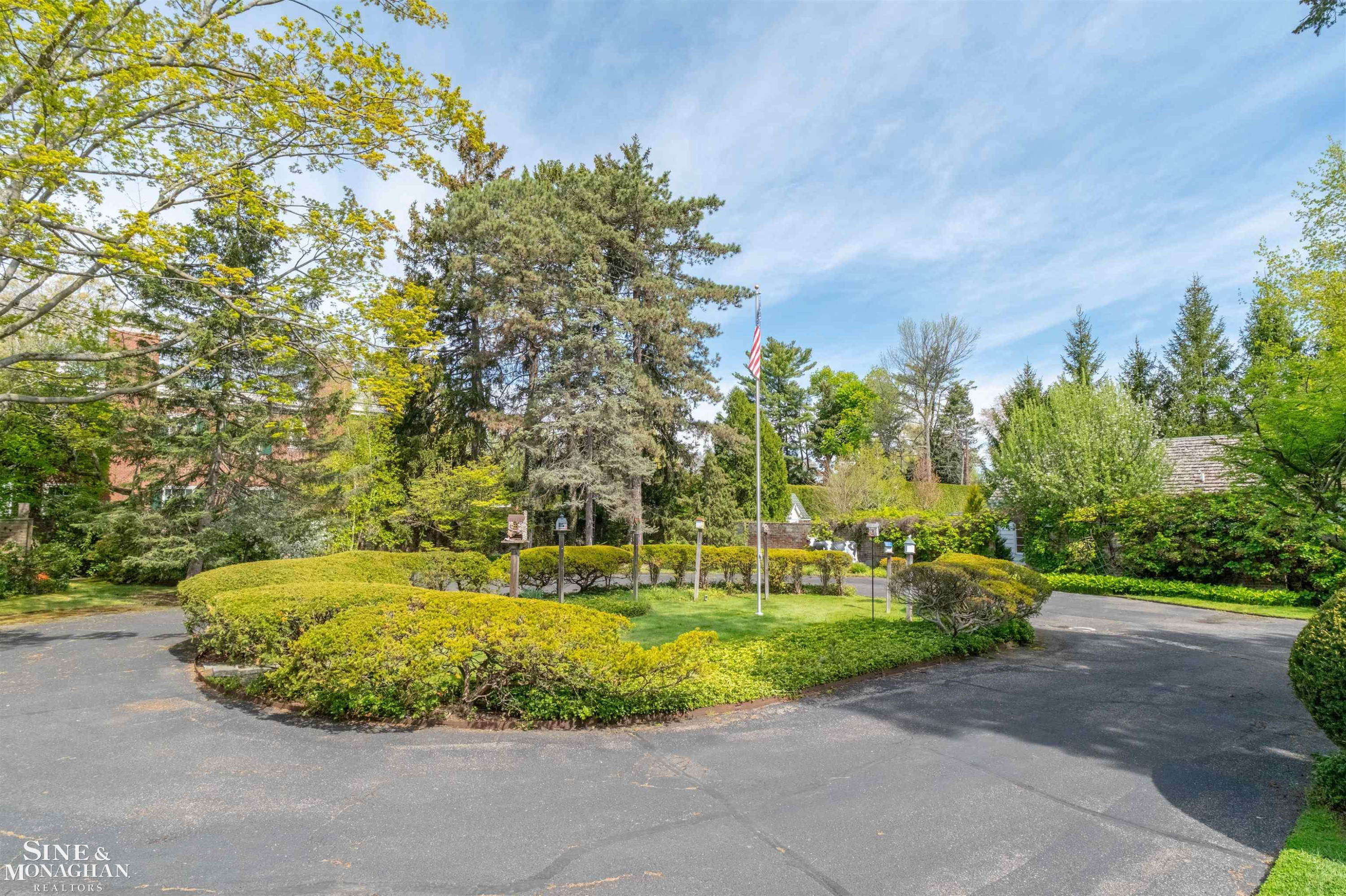 481 Kercheval Avenue, Grosse Pointe Farms, MI 48236 — Photo 34