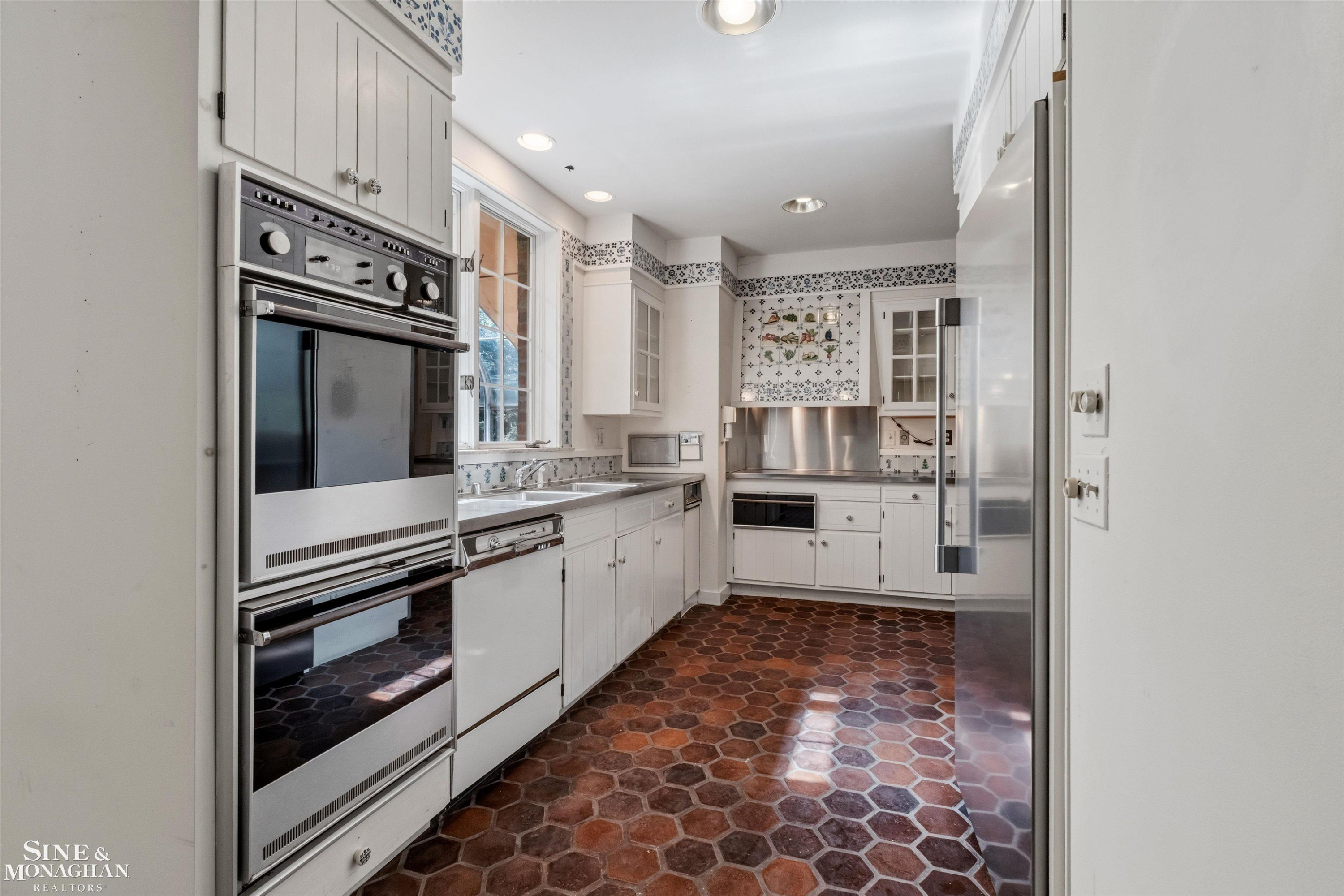 481 Kercheval Avenue, Grosse Pointe Farms, MI 48236 — Photo 55