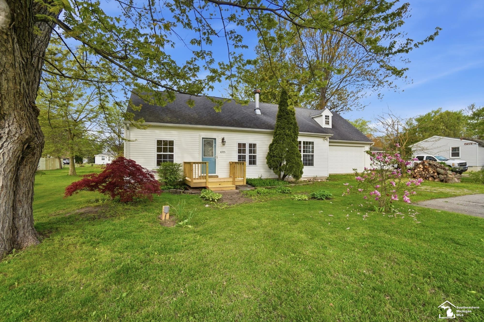 4375 5th Street, Newport, MI 48166 — front exterior