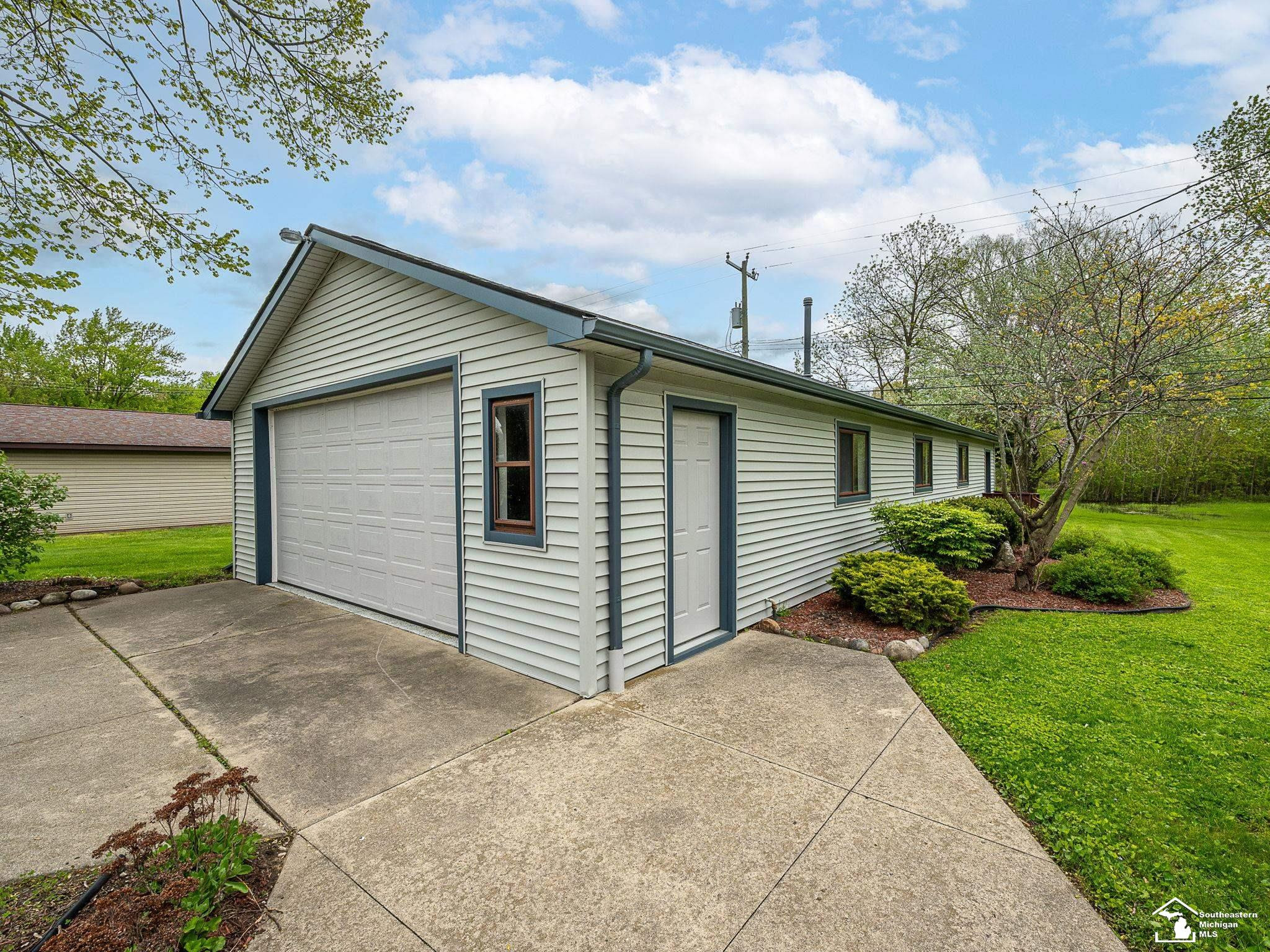 11952 Grafton Road, Carleton, MI 48117 — Photo 27