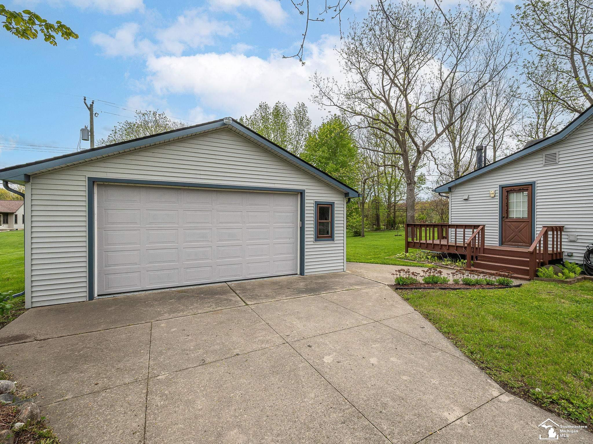 11952 Grafton Road, Carleton, MI 48117 — Photo 28
