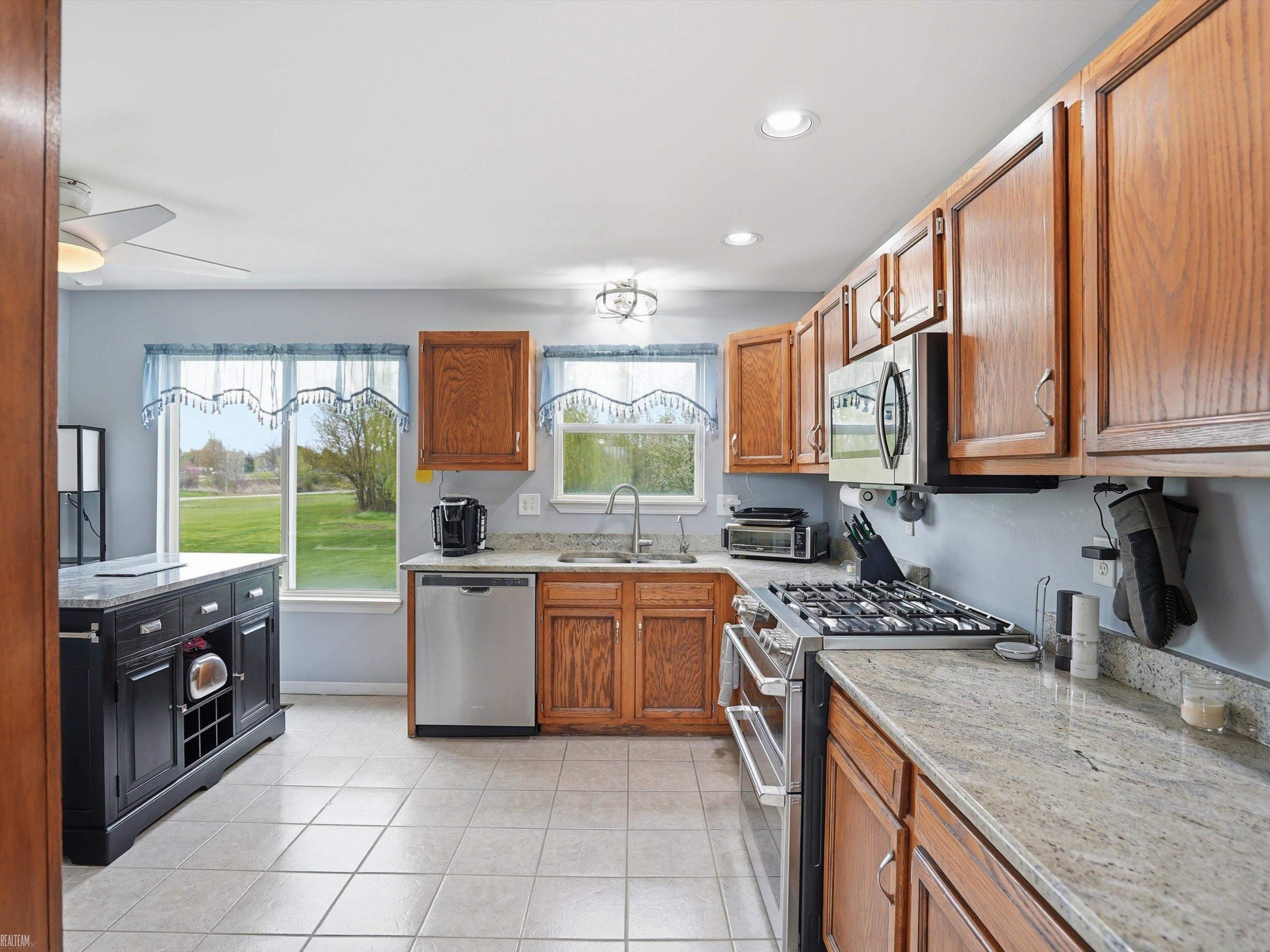 4673 Smiths Creek Road, Kimball, MI — Photo 5