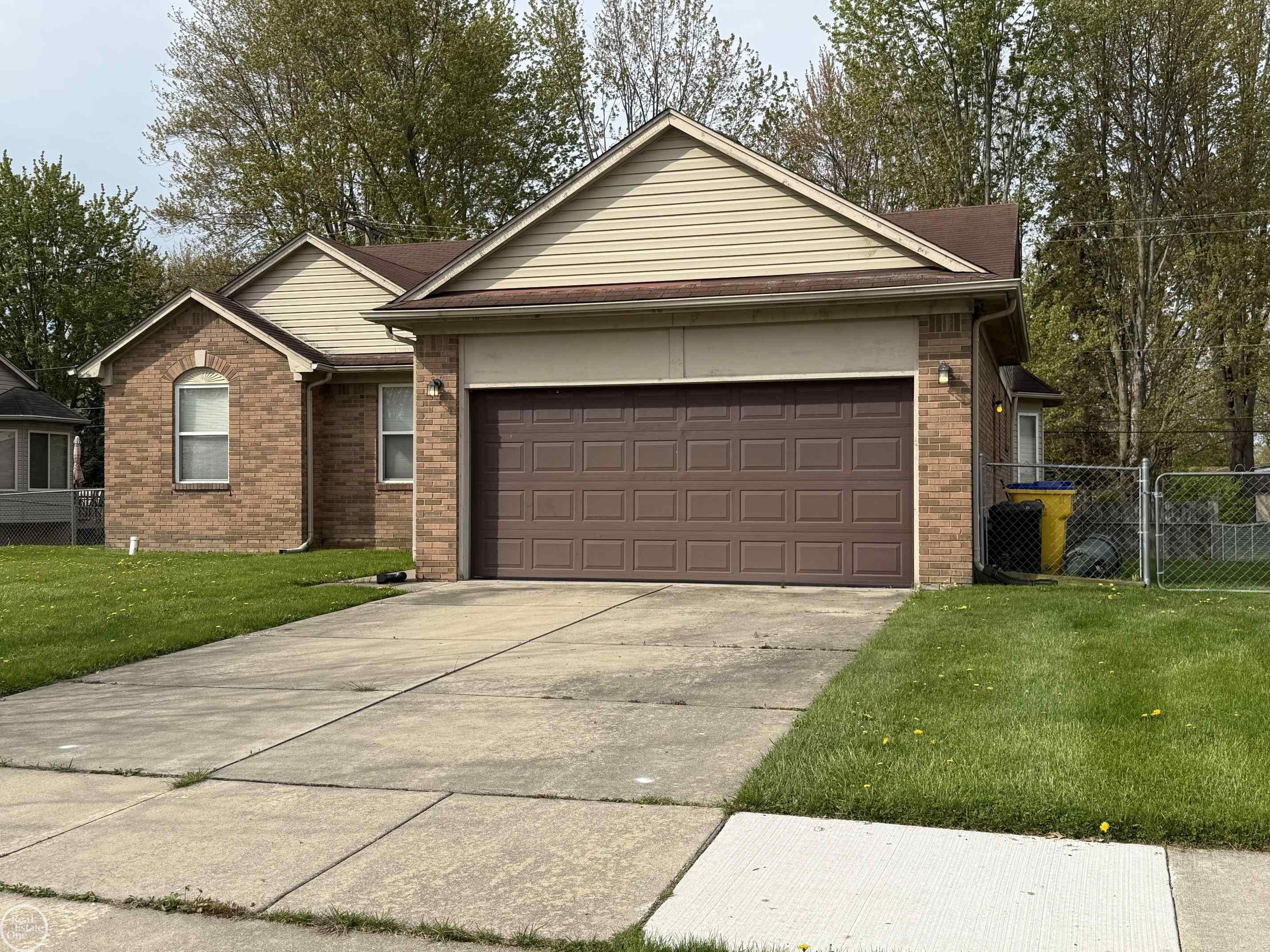 51819 Kings Pointe Drive, New Baltimore, MI 48047 — Photo 2