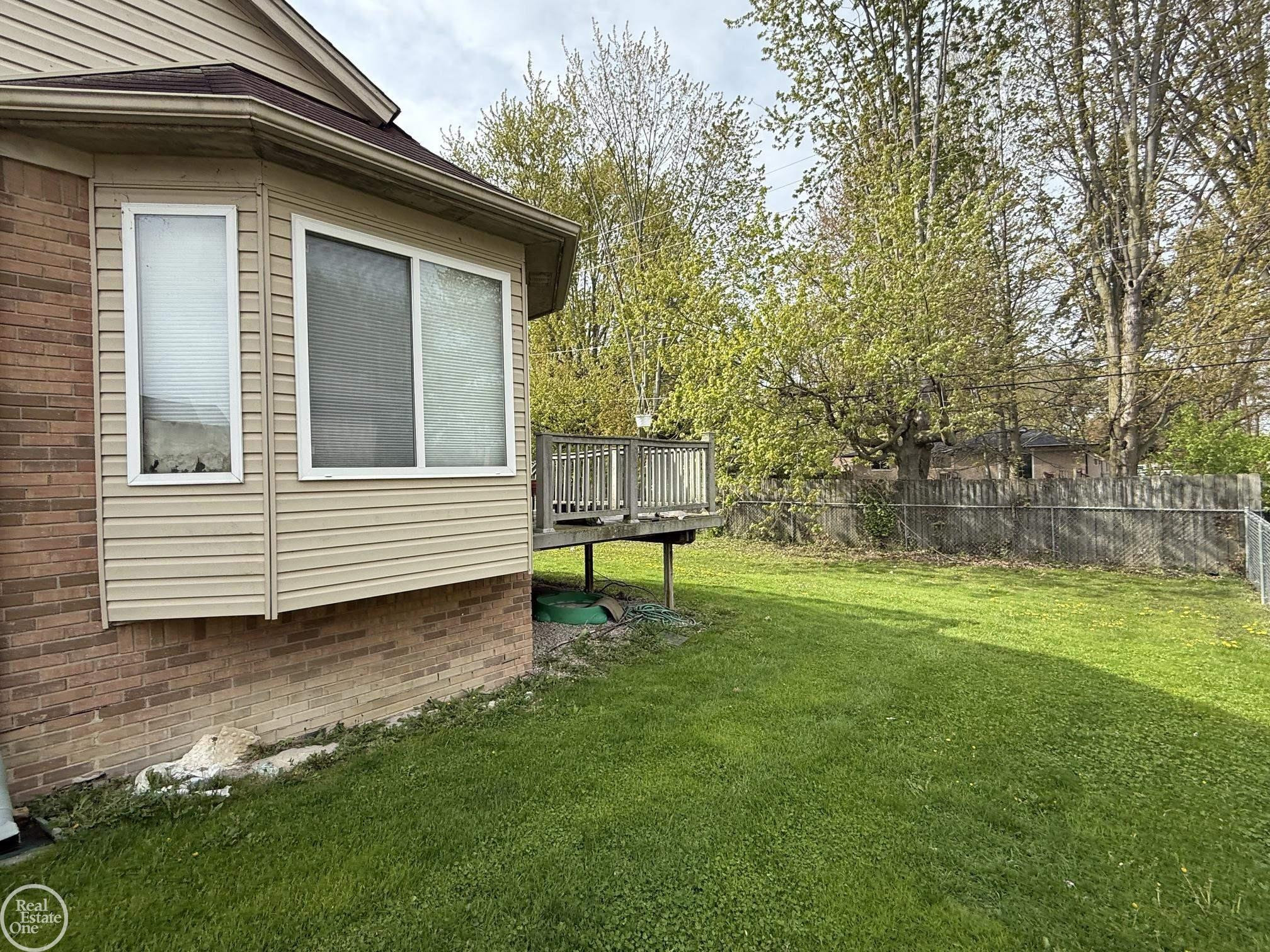 51819 Kings Pointe Drive, New Baltimore, MI 48047 — Photo 5