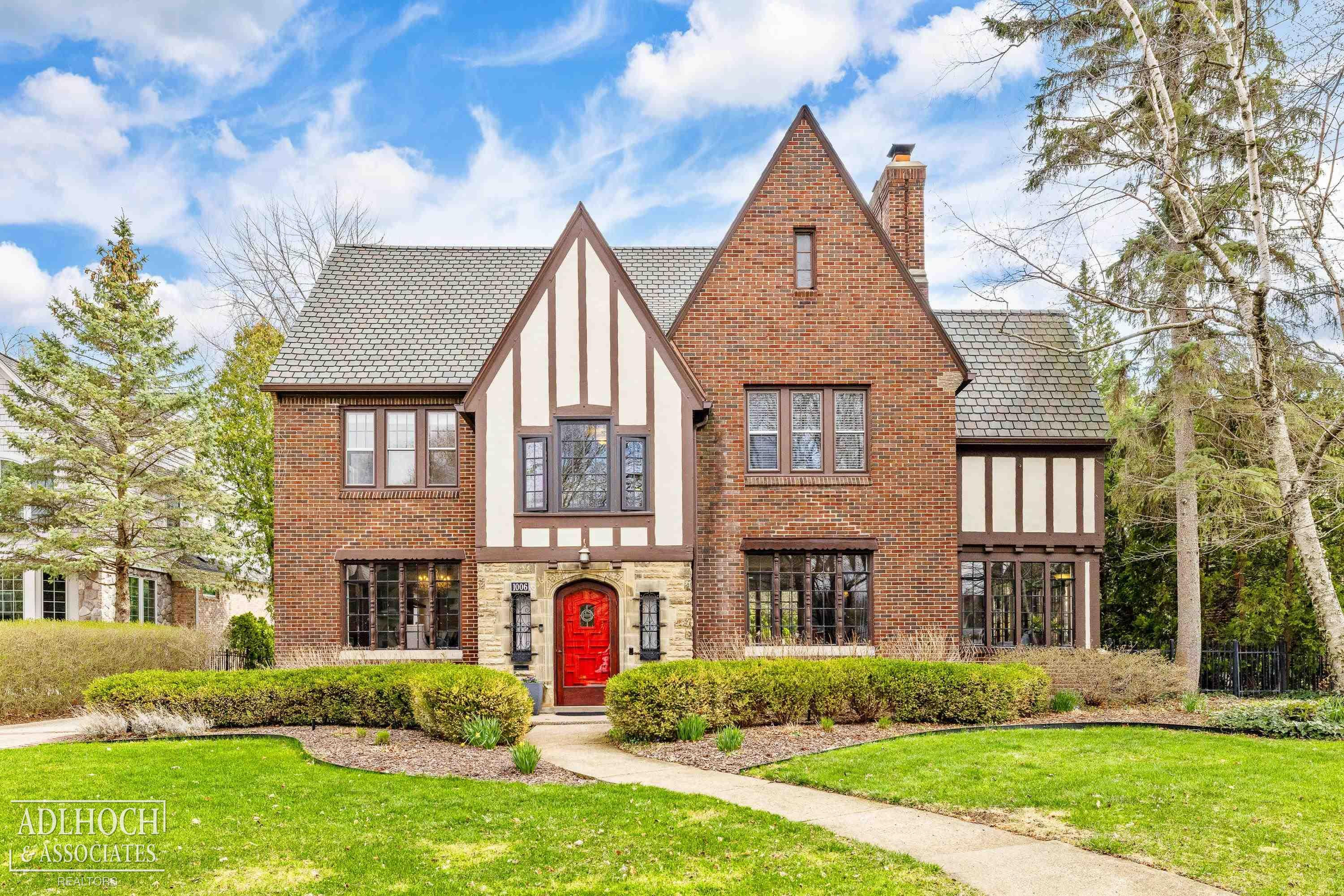1006 Kensington Avenue, Grosse Pointe Park, MI 48230 — front exterior
